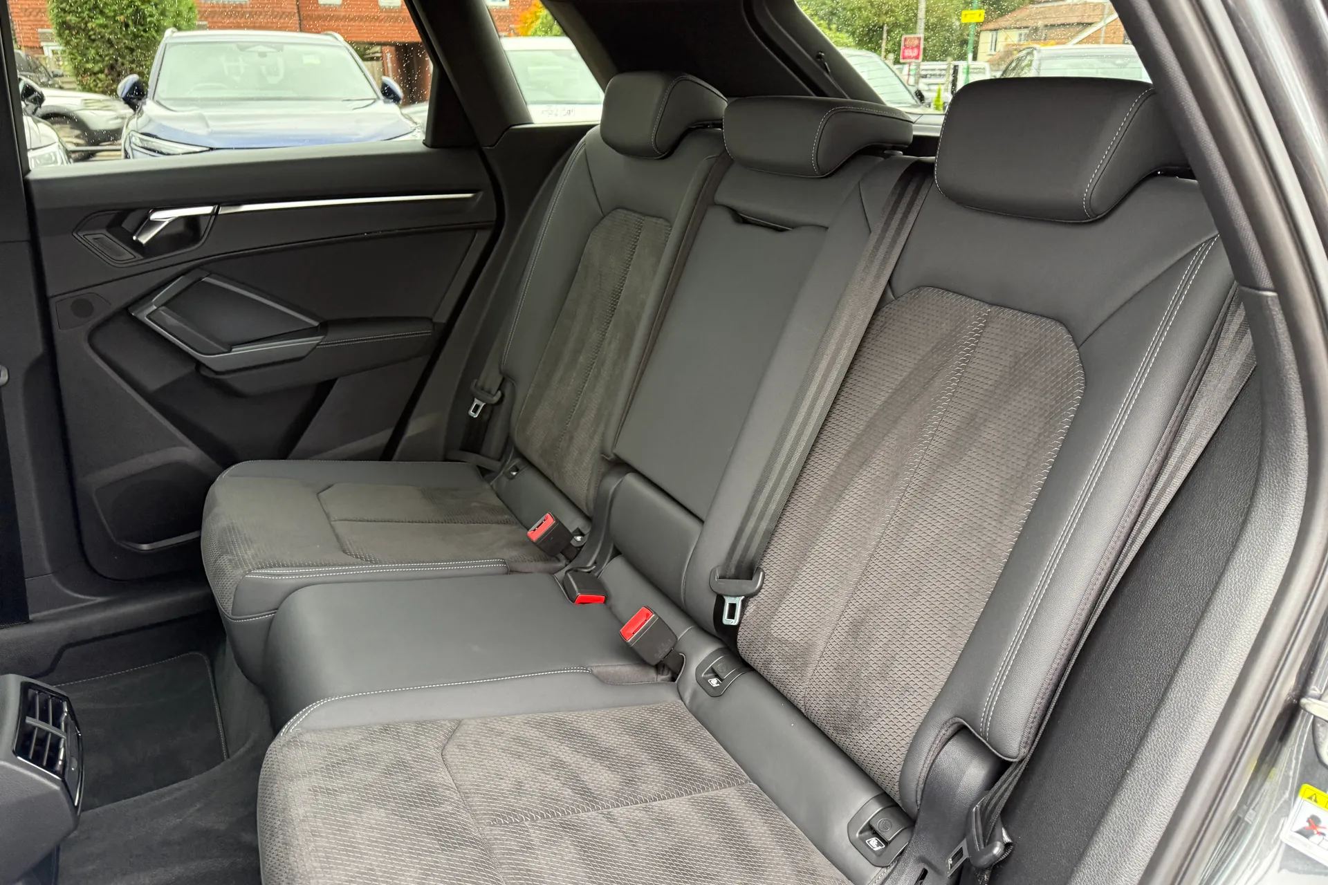 Audi Q3 thumbnail image number 42