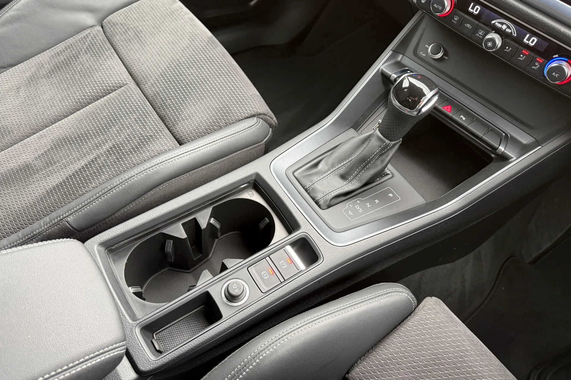 Audi Q3 thumbnail image number 39