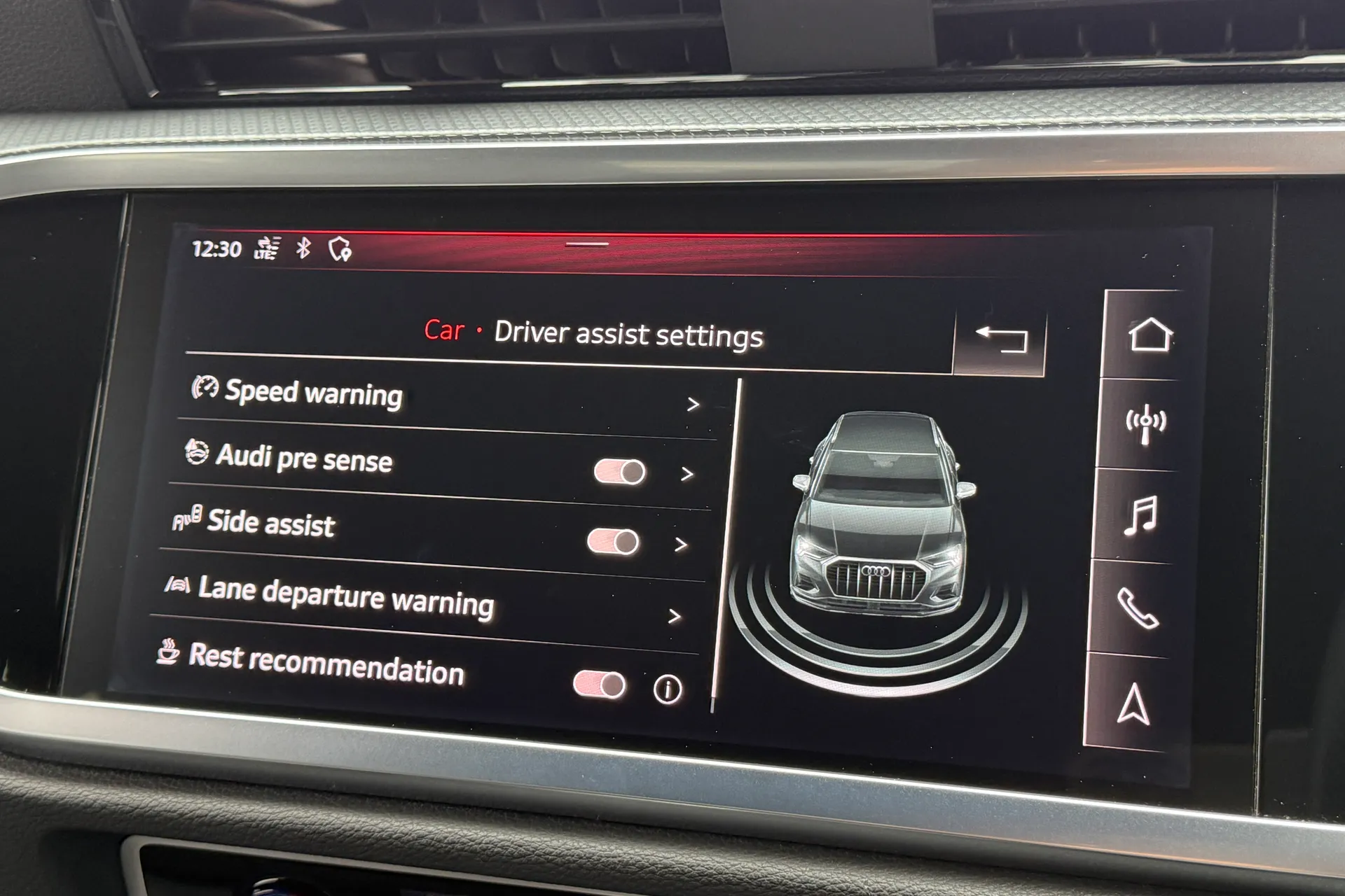 Audi Q3 thumbnail image number 12