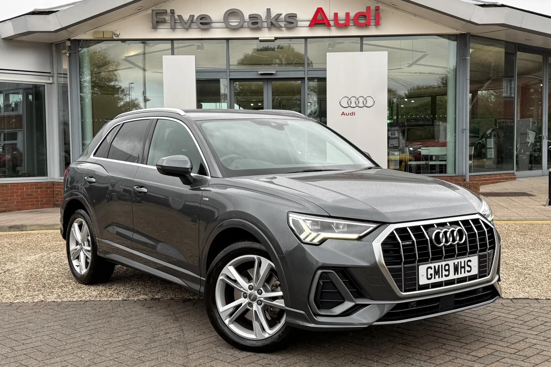 Audi Q3 focused image