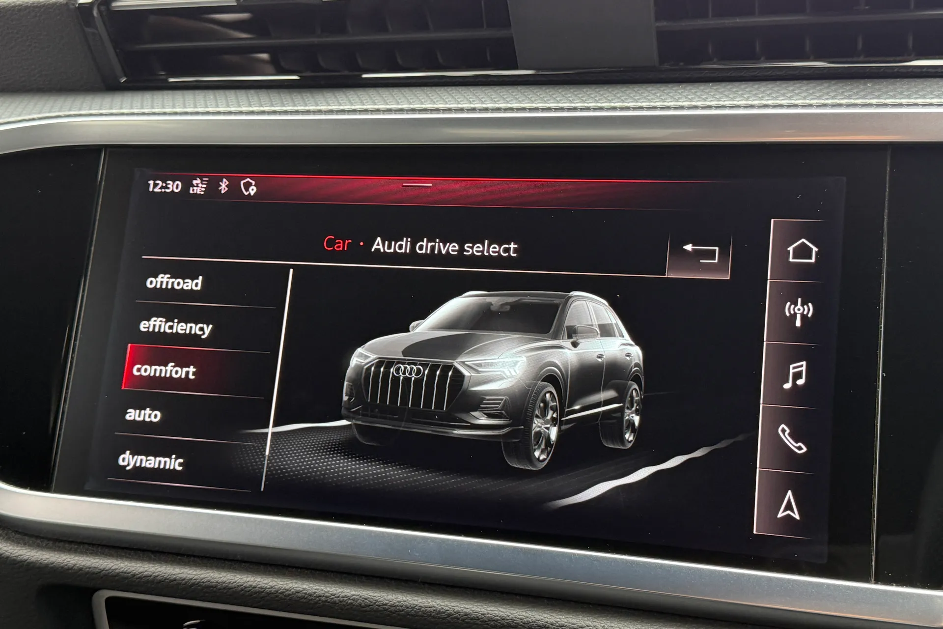 Audi Q3 thumbnail image number 11