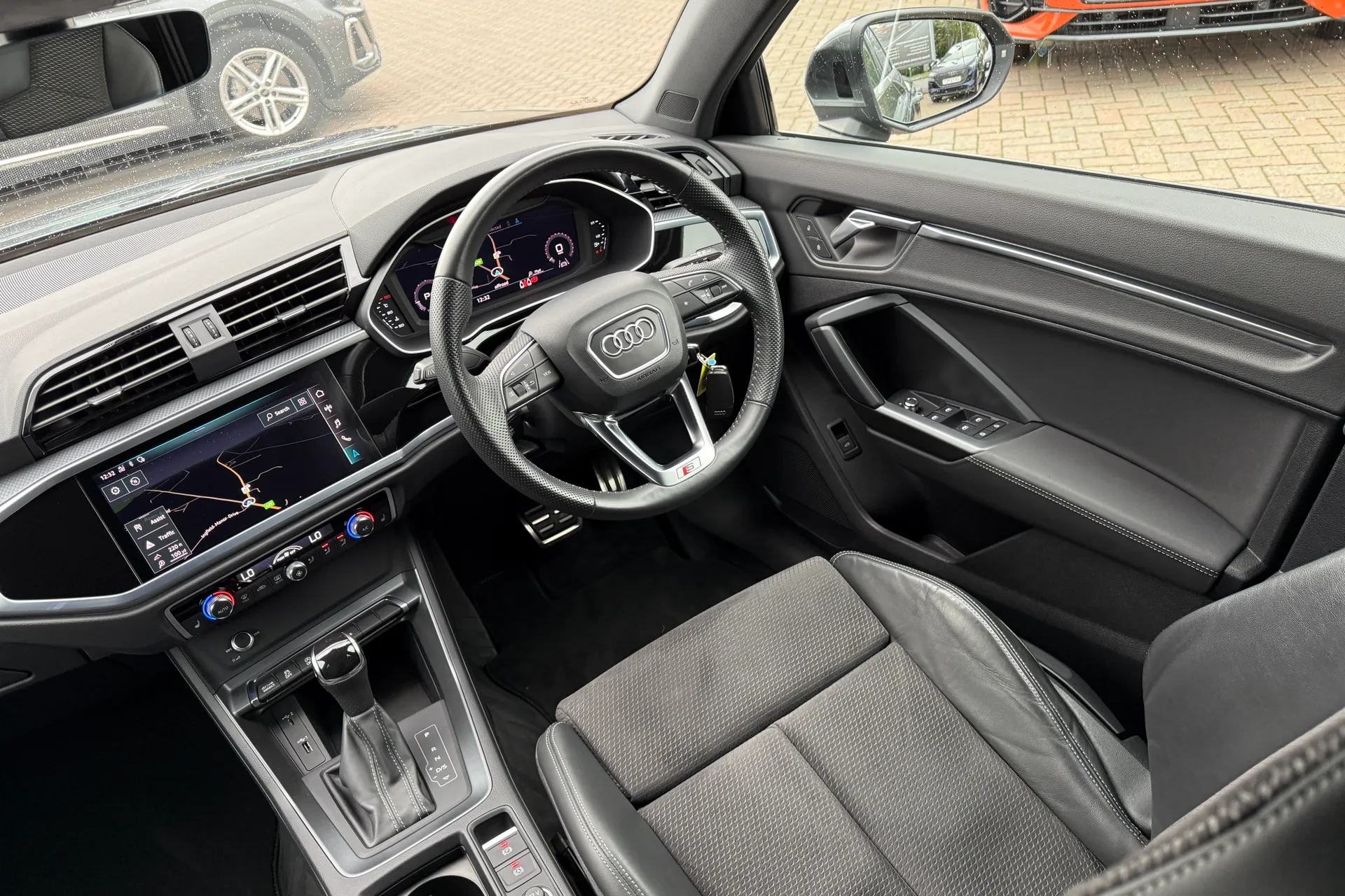 Audi Q3 thumbnail image number 41