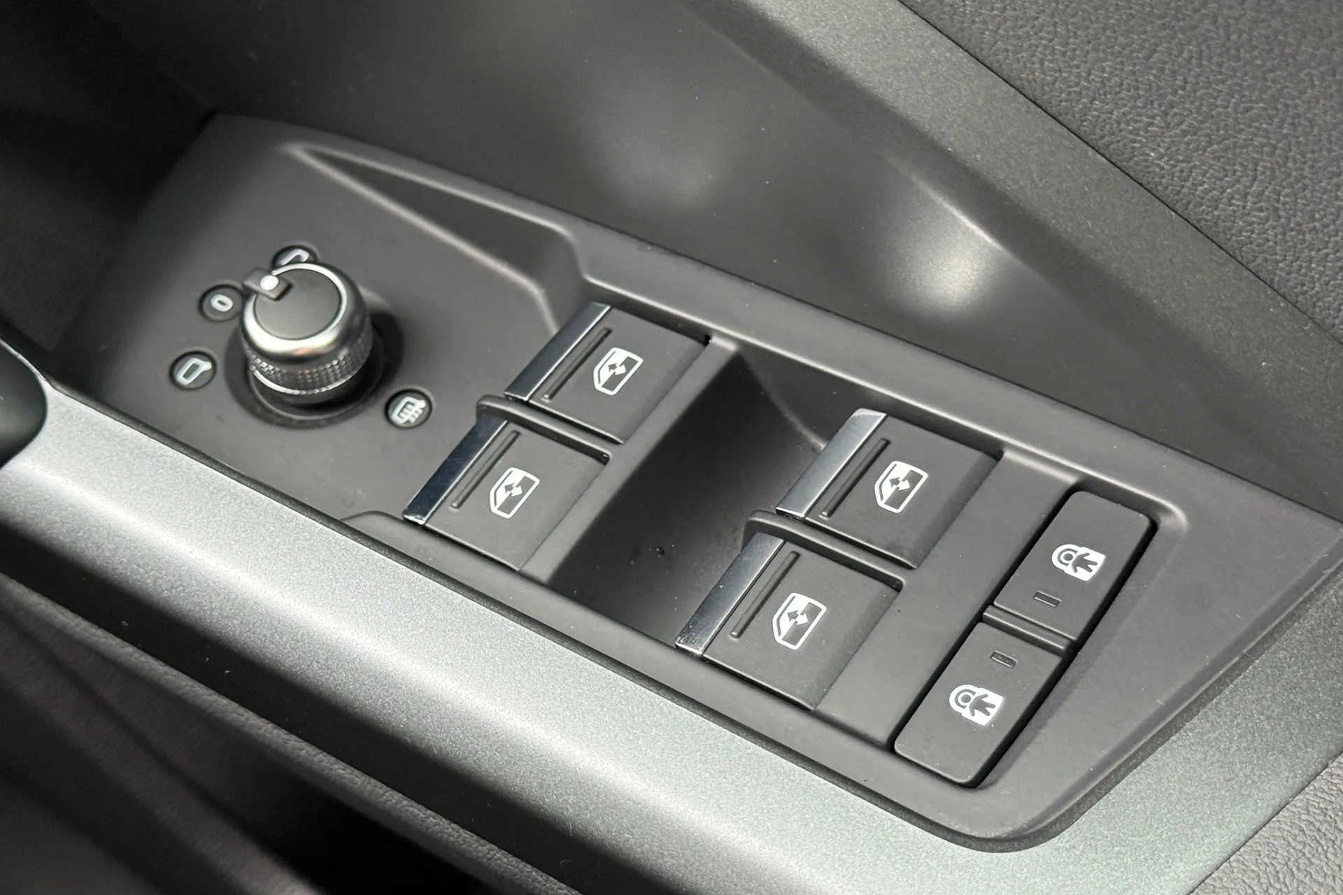 Audi Q3 thumbnail image number 19