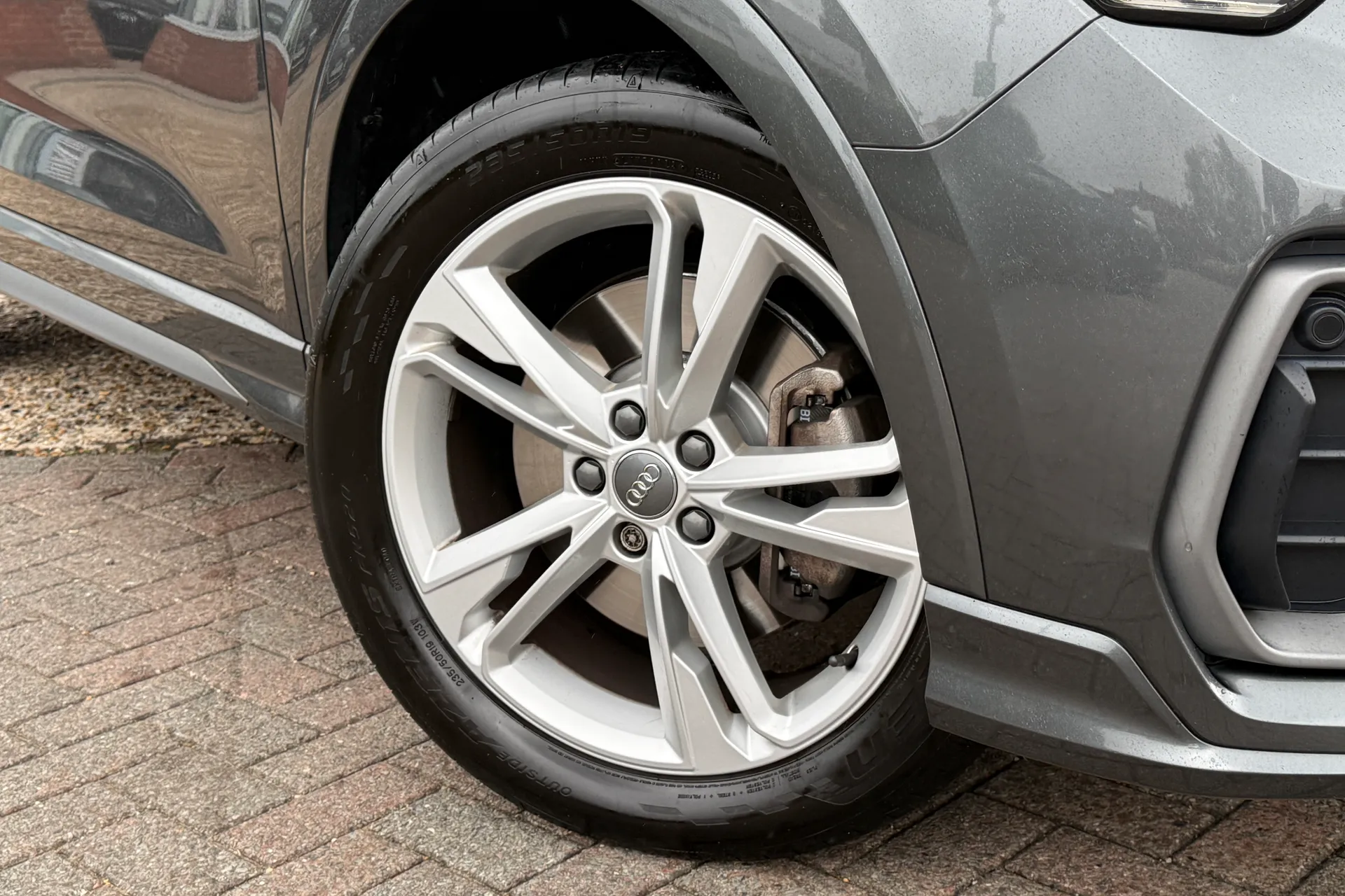 Audi Q3 thumbnail image number 7