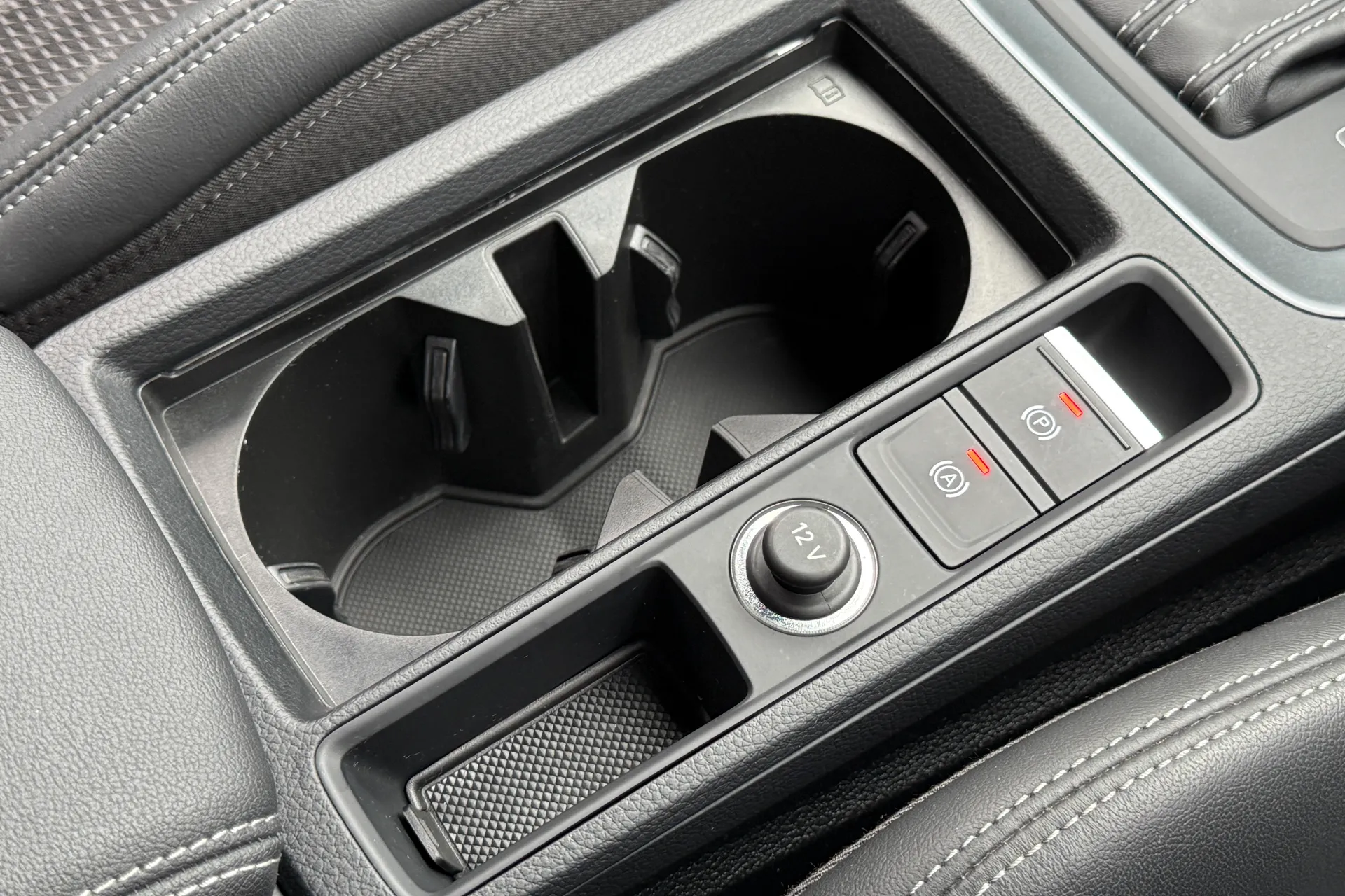 Audi Q3 thumbnail image number 40