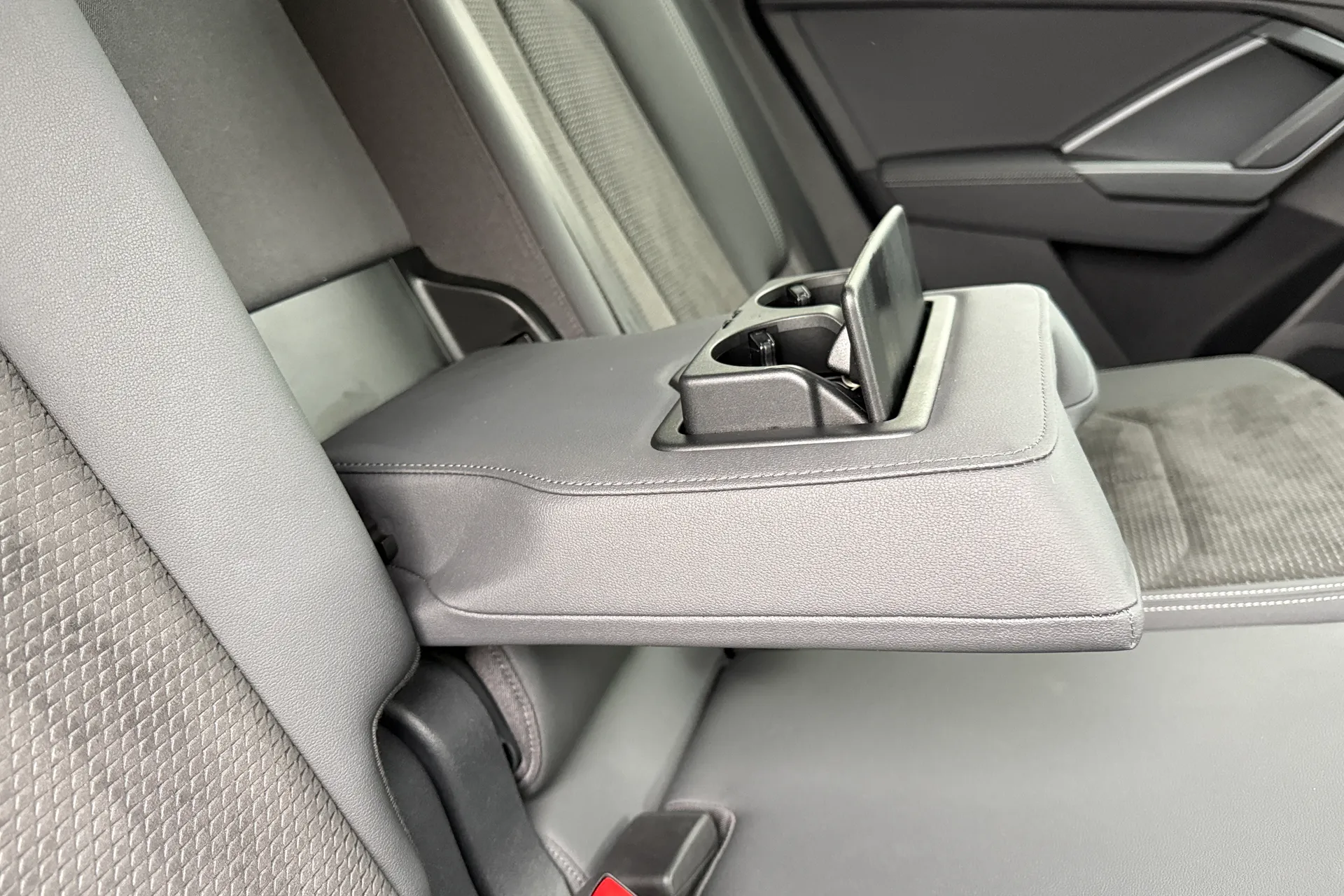Audi Q3 thumbnail image number 45
