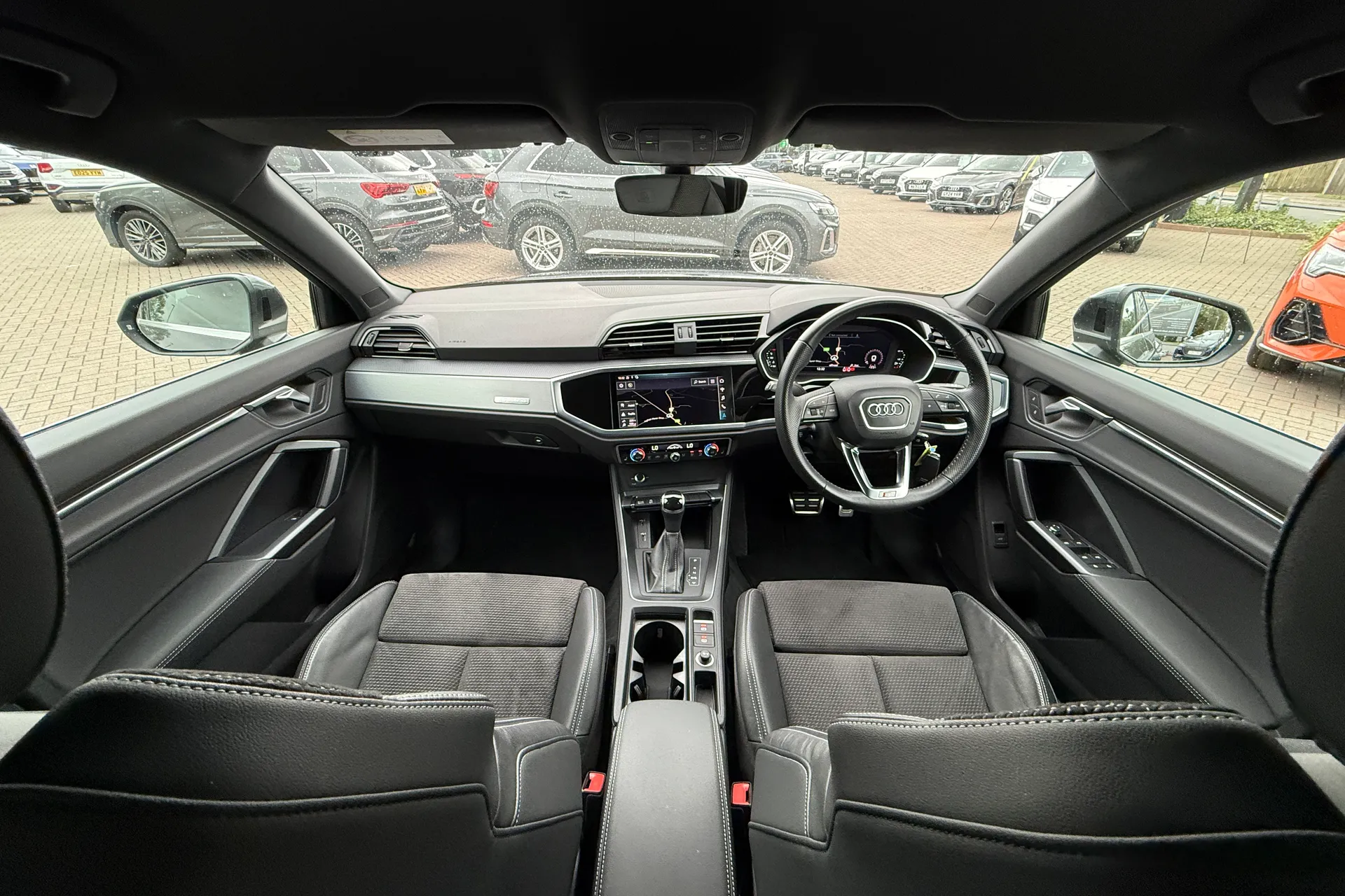 Audi Q3 thumbnail image number 3