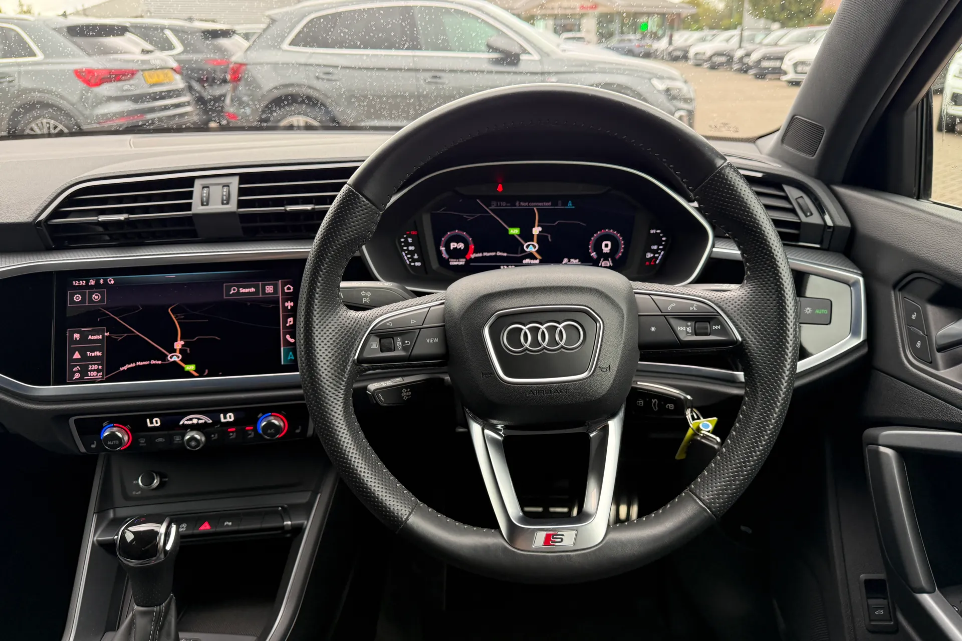 Audi Q3 thumbnail image number 6