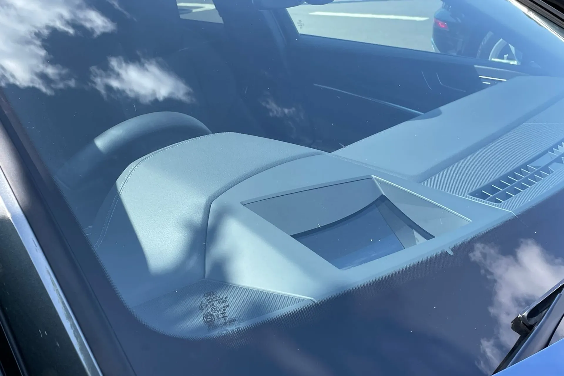 Audi A6 thumbnail image number 48
