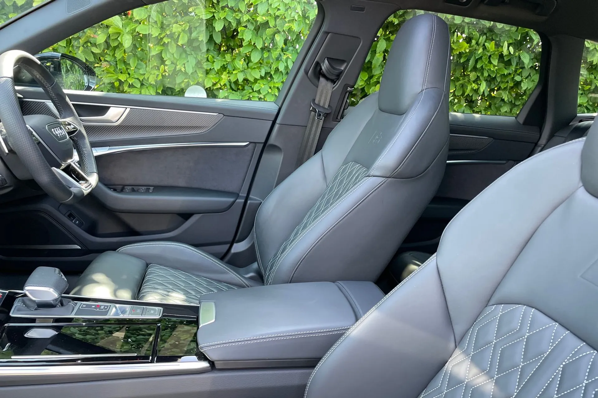 Audi A6 thumbnail image number 27