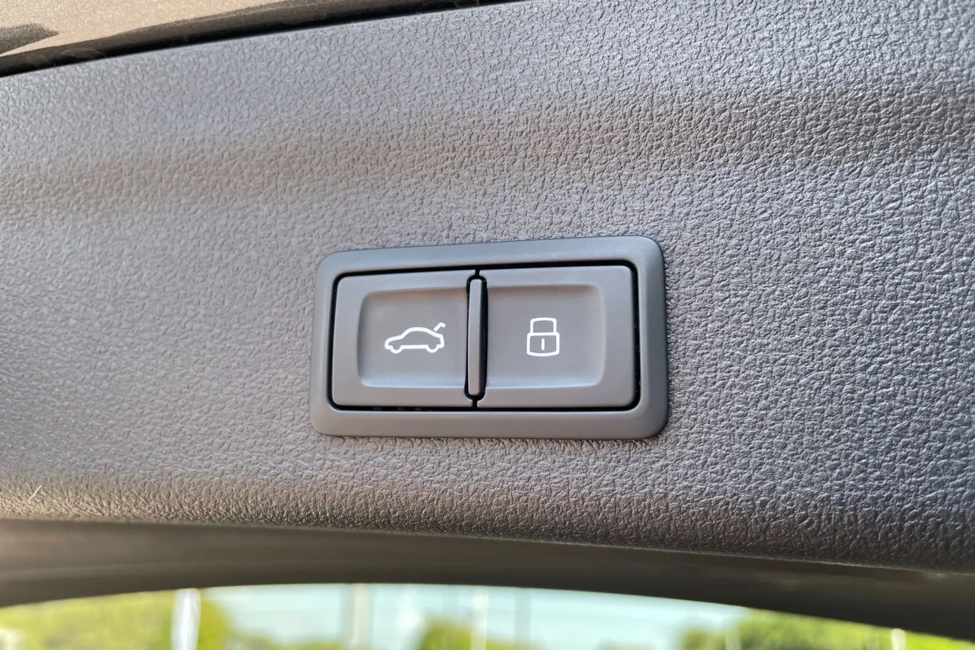 Audi A6 thumbnail image number 19