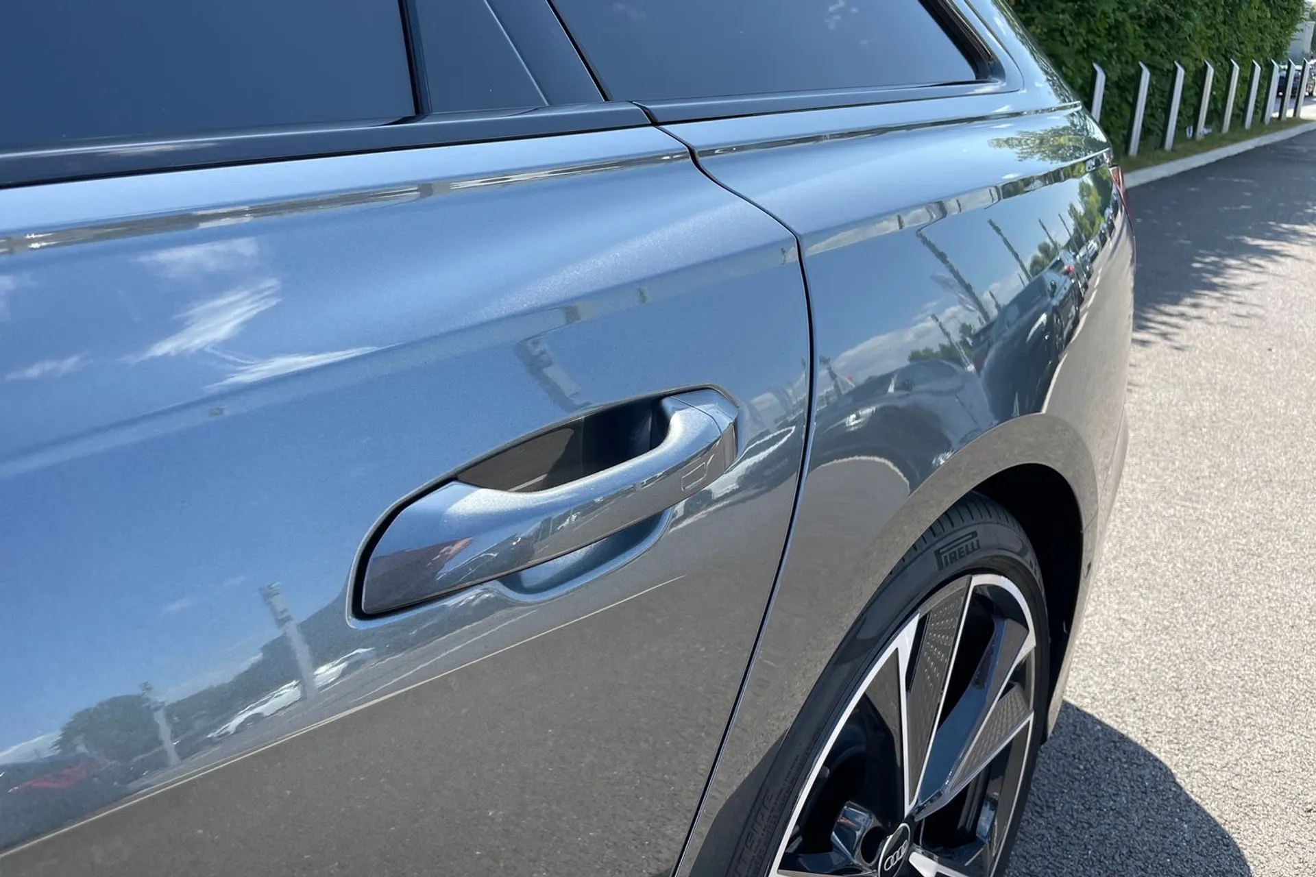 Audi A6 thumbnail image number 15