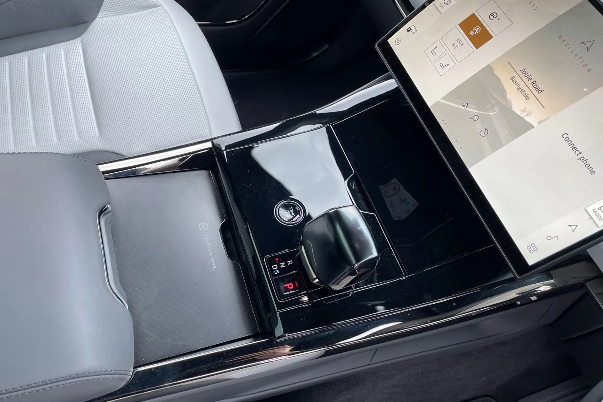 LAND ROVER RANGE ROVER SPORT thumbnail image number 17