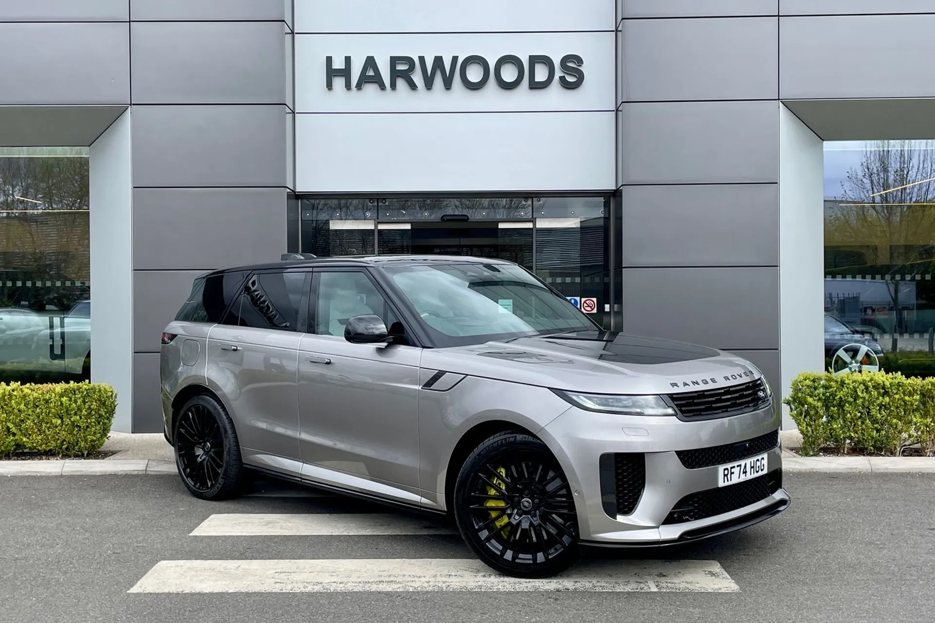 LAND ROVER RANGE ROVER SPORT focused image