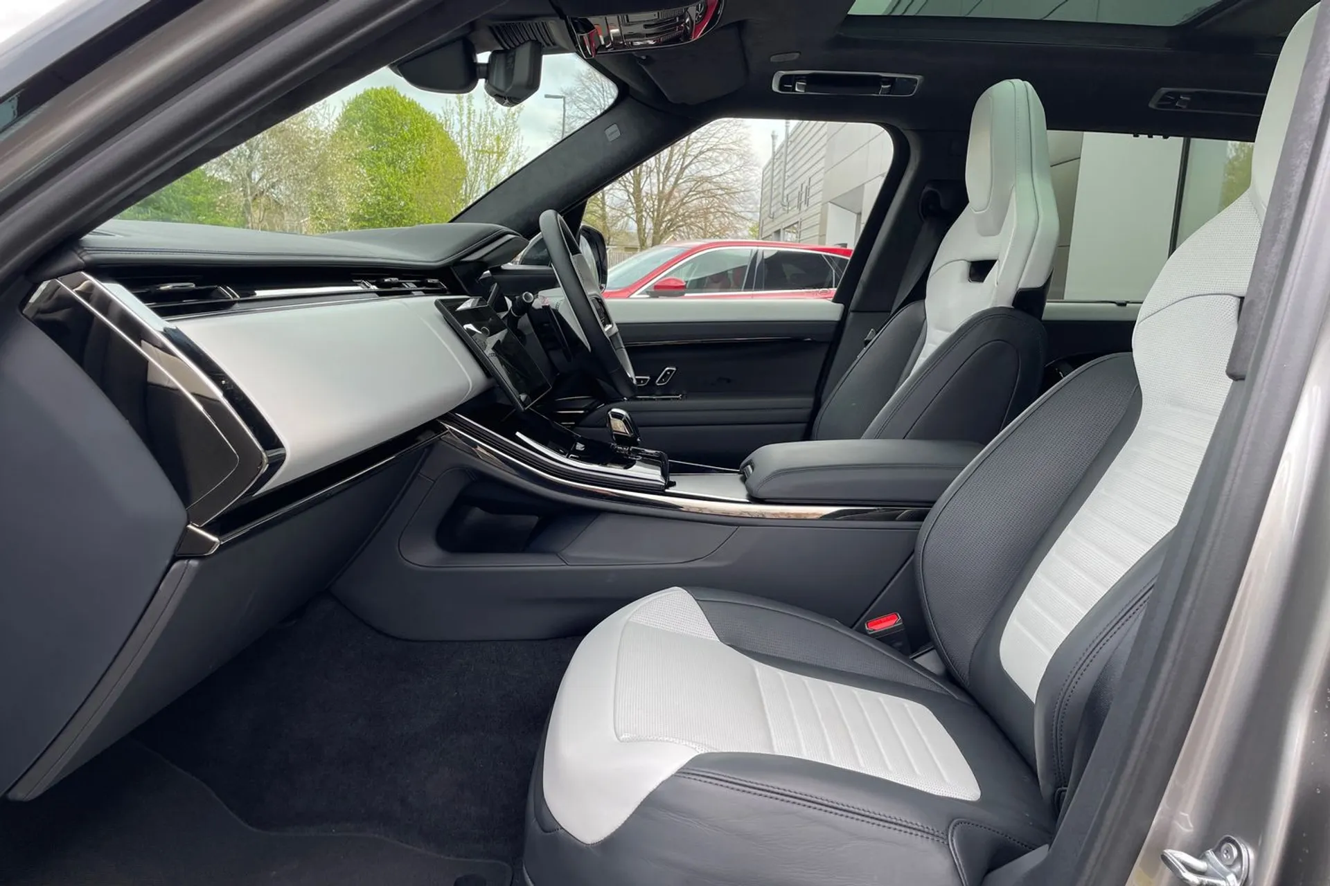 LAND ROVER RANGE ROVER SPORT thumbnail image number 10