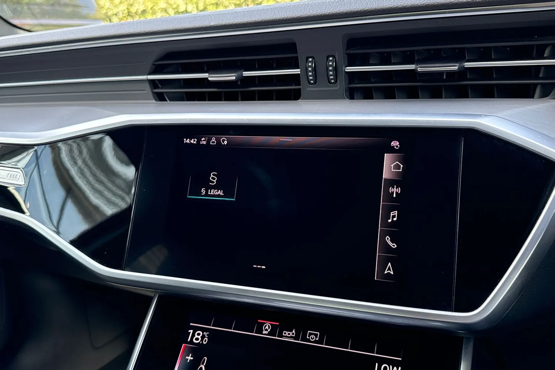 Audi A6 thumbnail image number 36