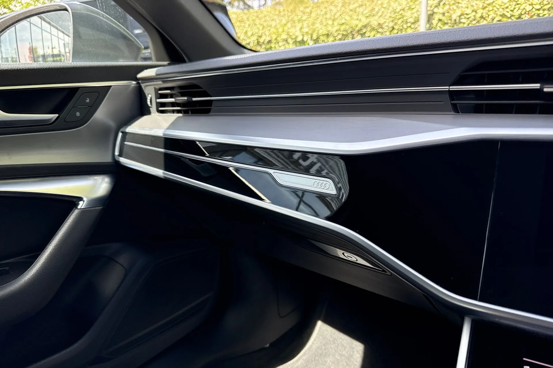 Audi A6 thumbnail image number 38