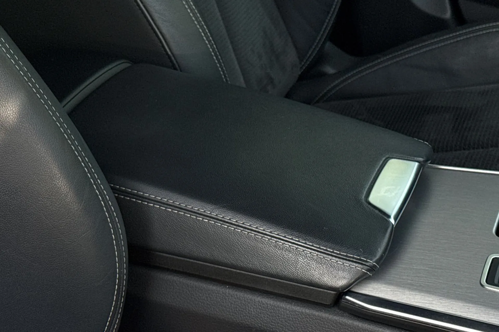 Audi A6 thumbnail image number 42