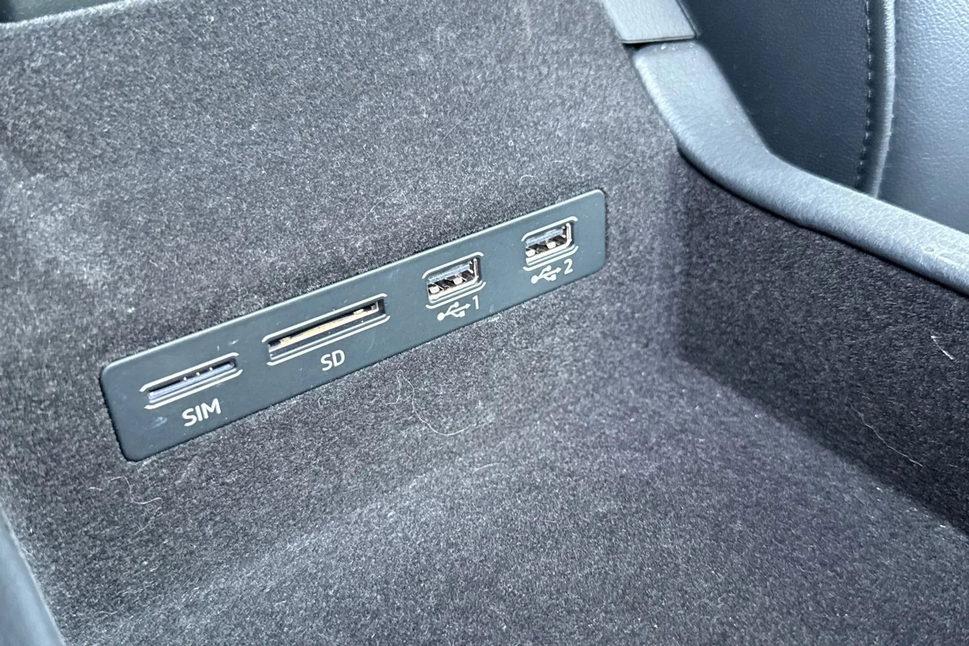 Audi A6 thumbnail image number 40