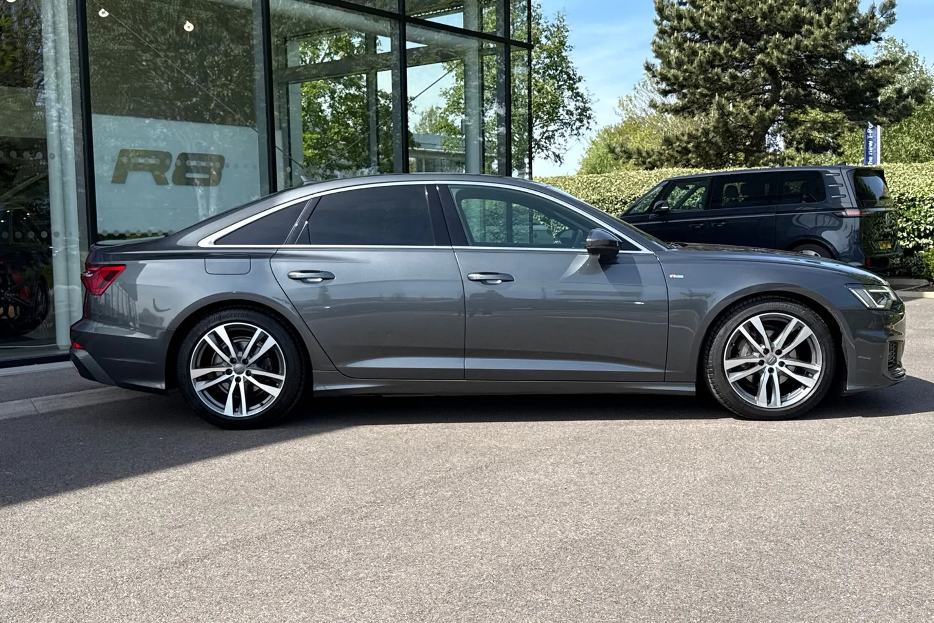 Audi A6 thumbnail image number 2