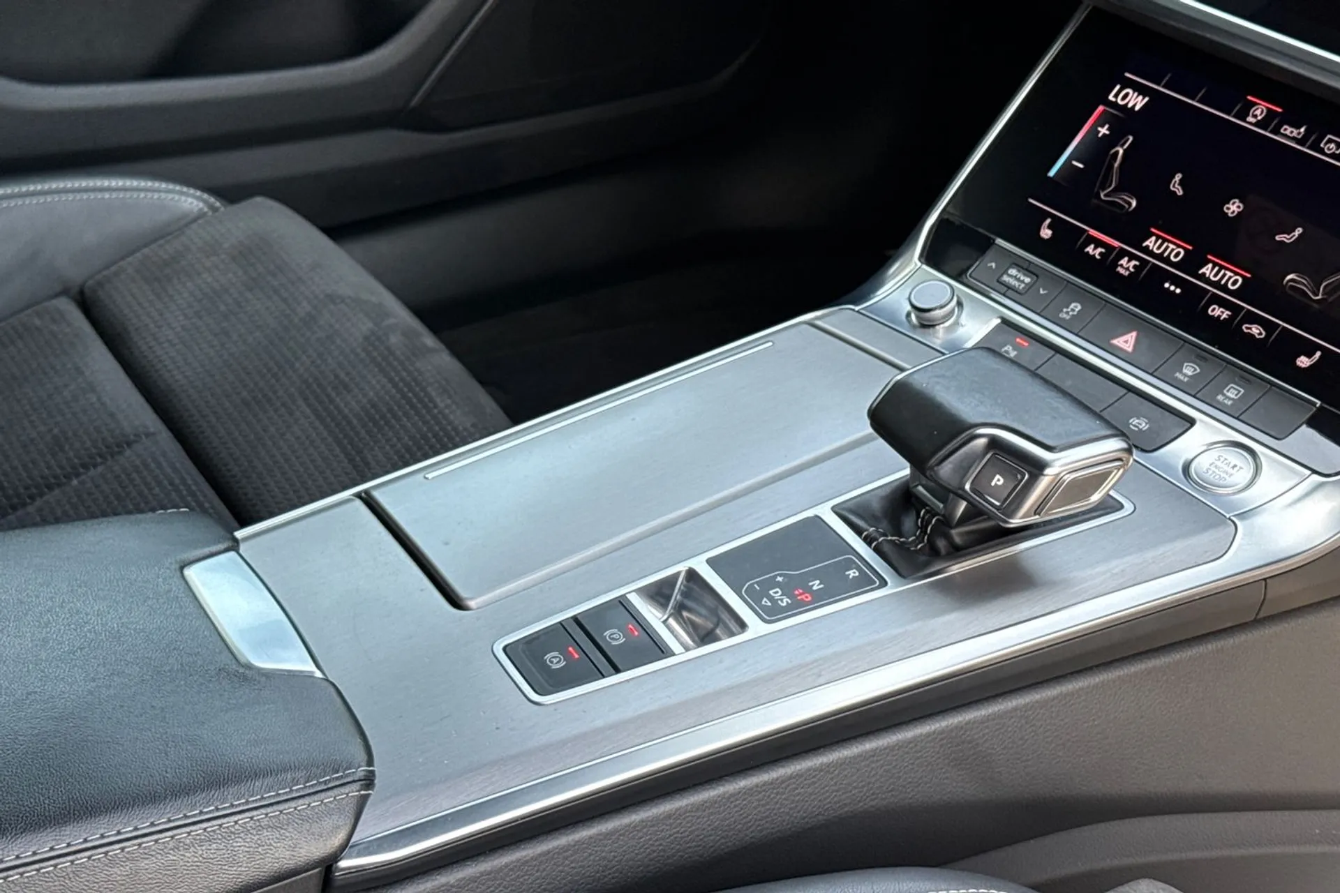 Audi A6 thumbnail image number 19