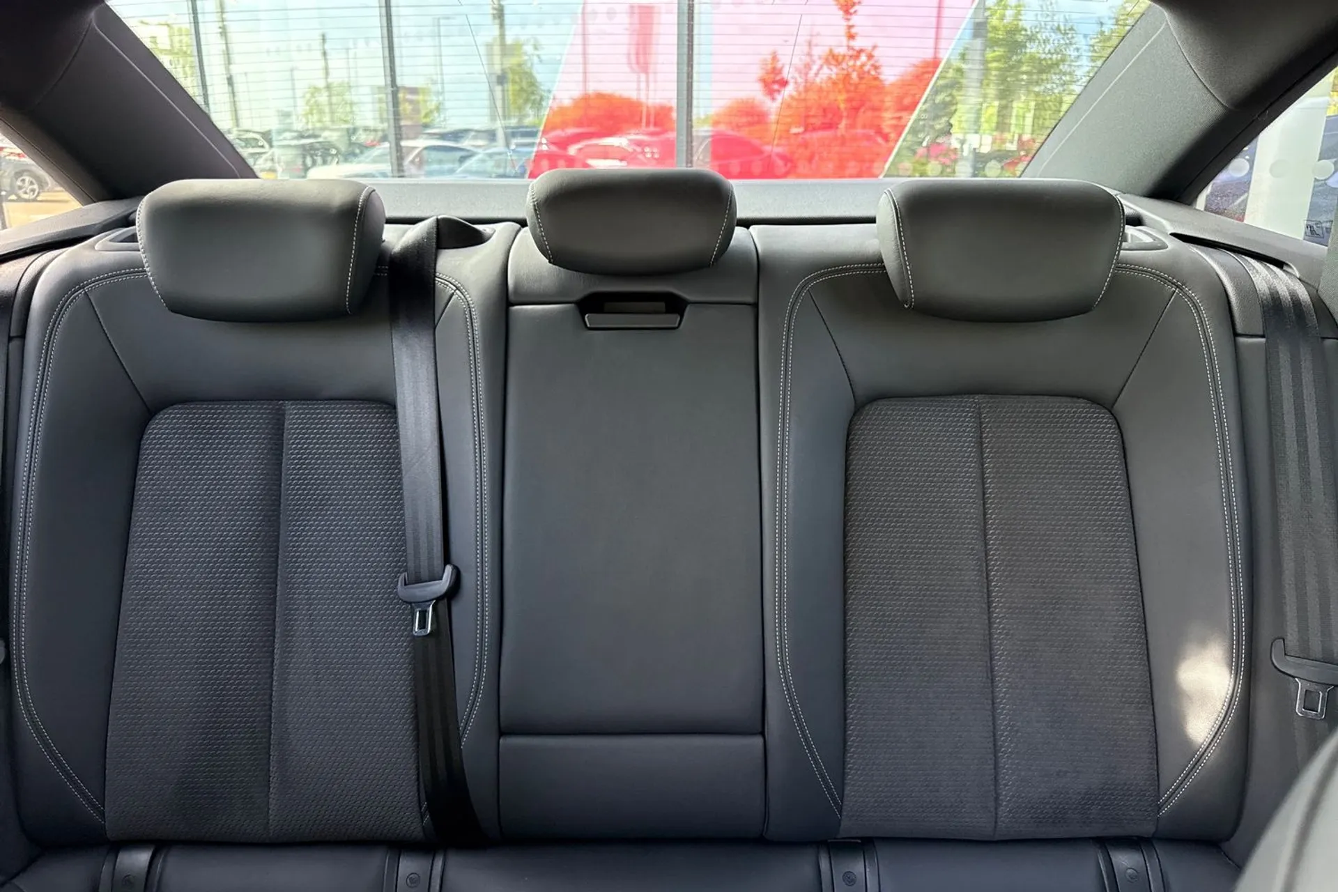 Audi A6 thumbnail image number 47