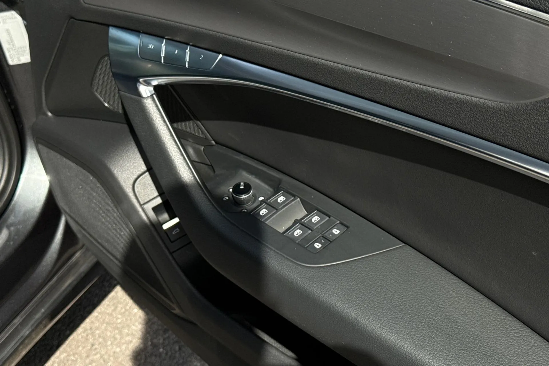 Audi A6 thumbnail image number 44