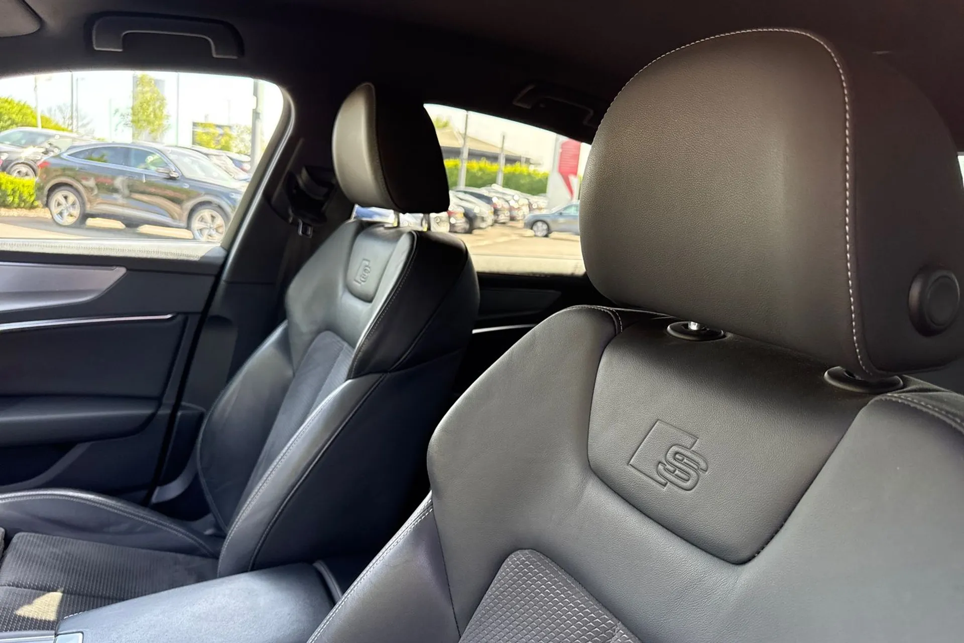 Audi A6 thumbnail image number 43