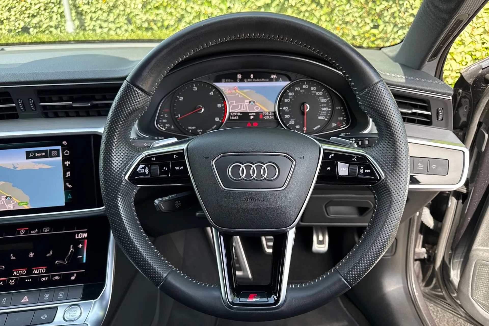 Audi A6 thumbnail image number 18