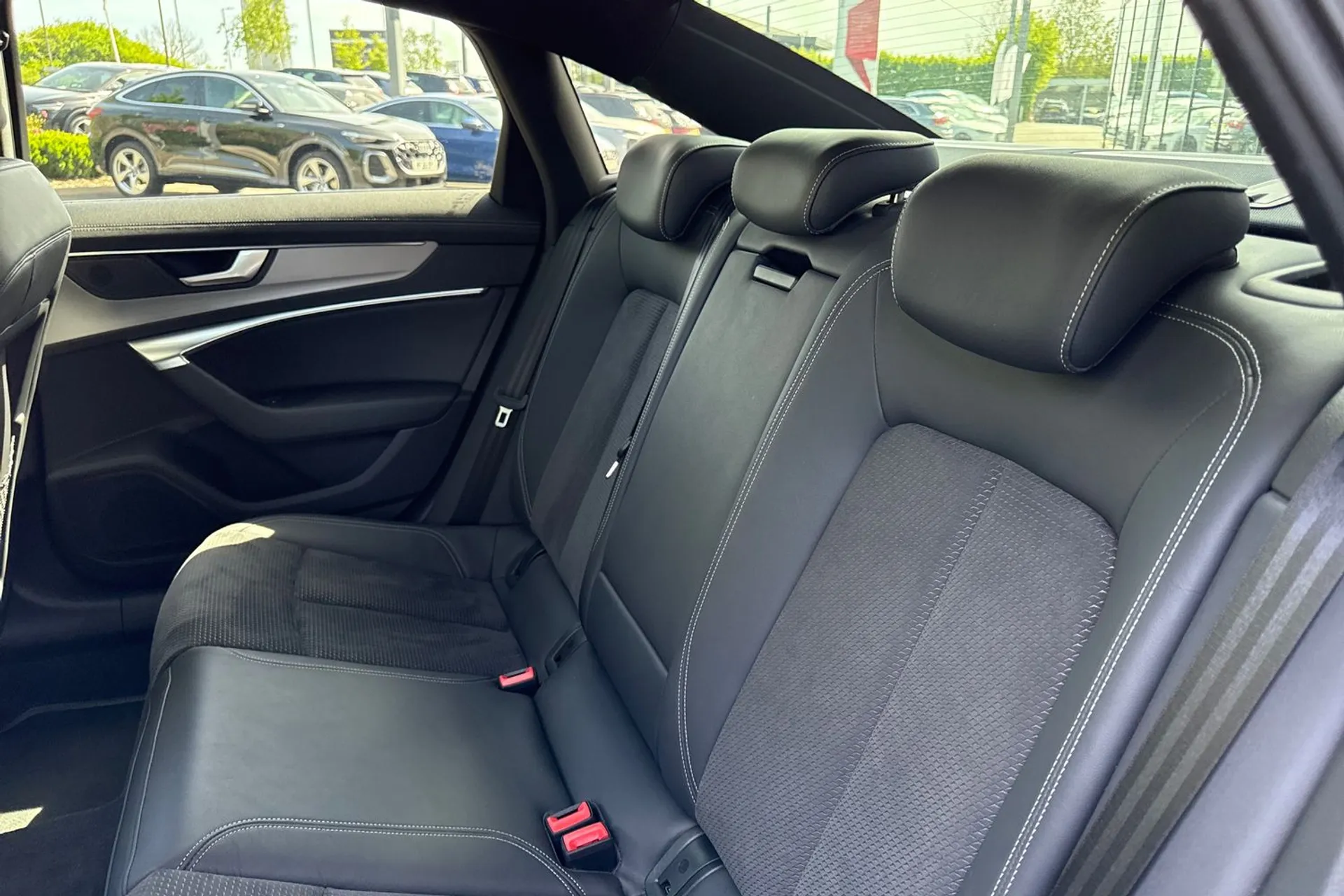 Audi A6 thumbnail image number 45