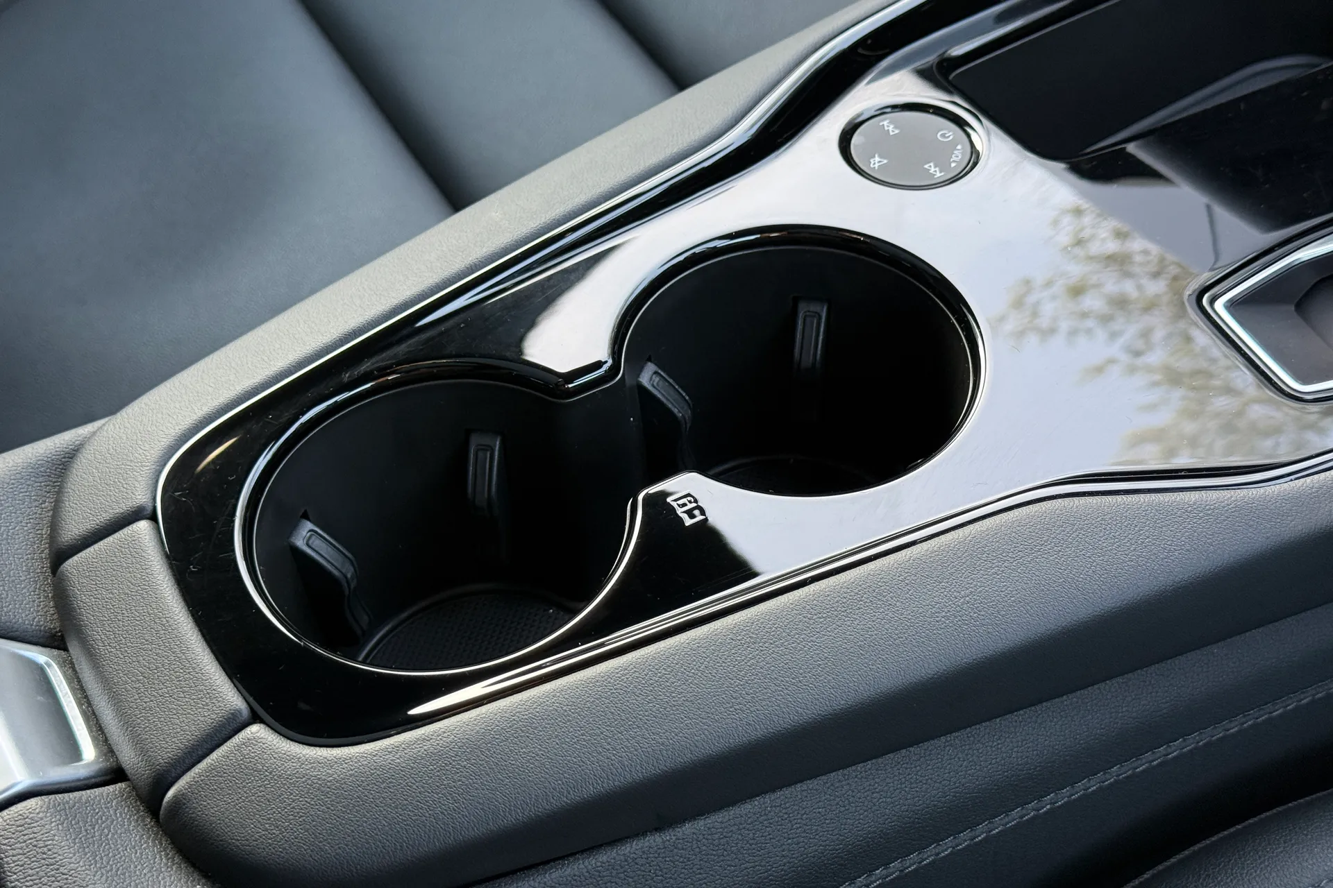 Audi e-tron GT thumbnail image number 20