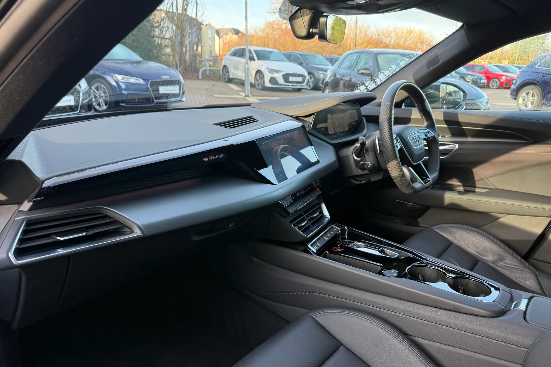 Audi e-tron GT thumbnail image number 47