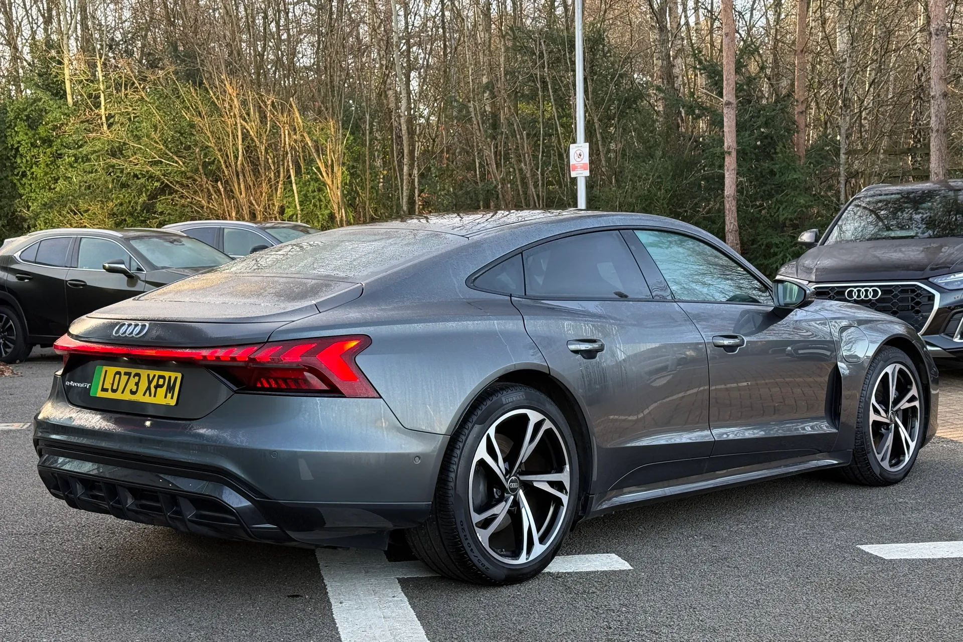 Audi e-tron GT thumbnail image number 37