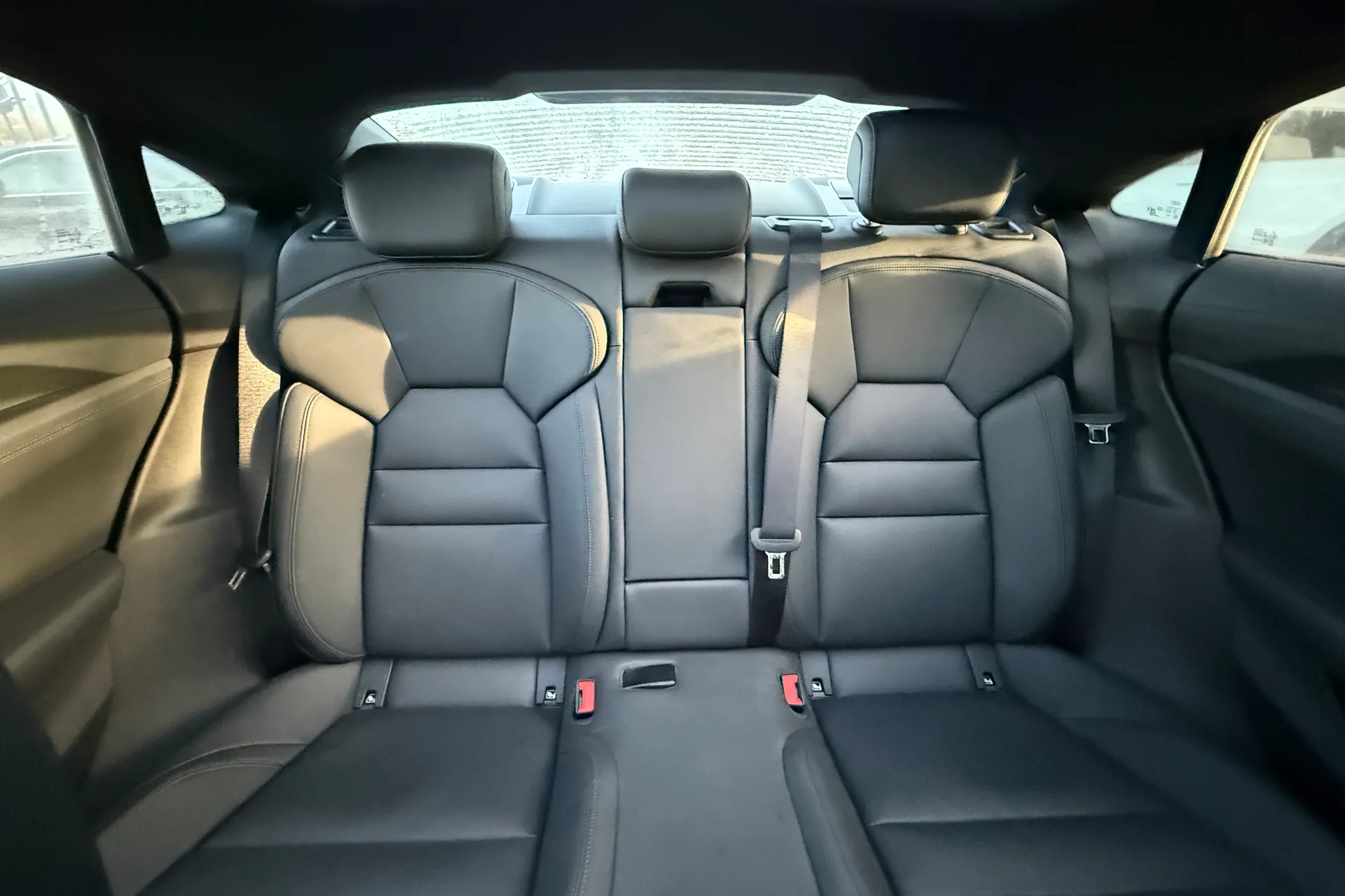 Audi e-tron GT thumbnail image number 23