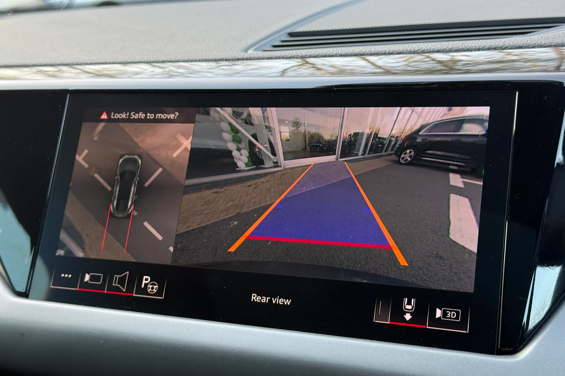 Audi e-tron GT thumbnail image number 6