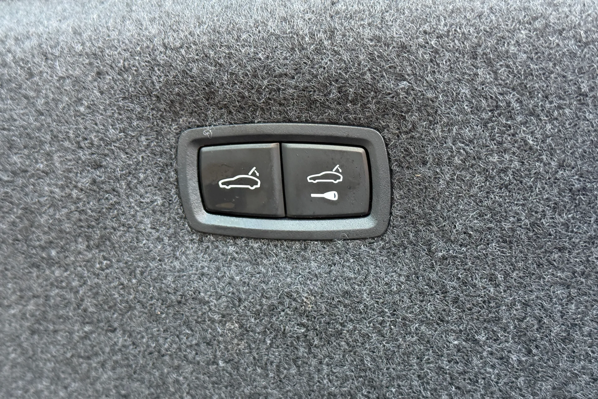 Audi e-tron GT thumbnail image number 41