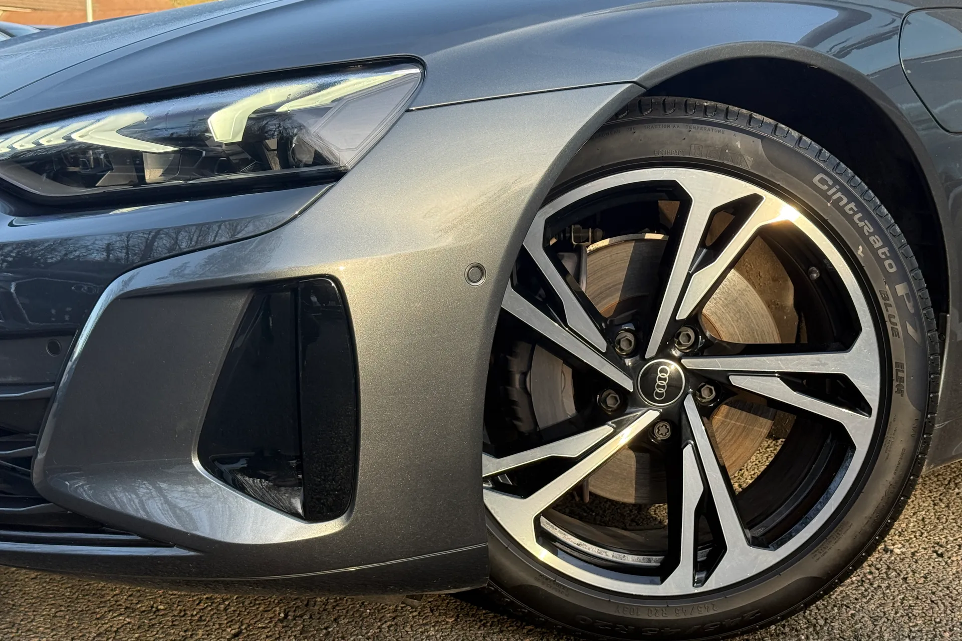 Audi e-tron GT thumbnail image number 52