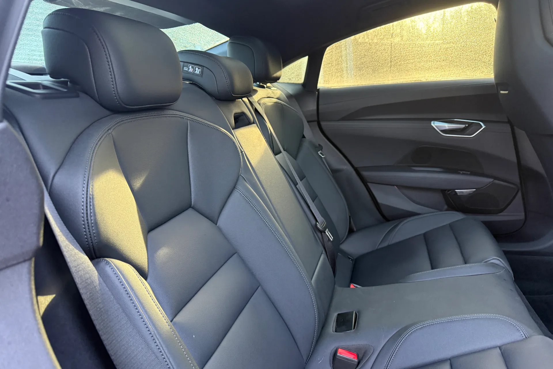 Audi e-tron GT thumbnail image number 29