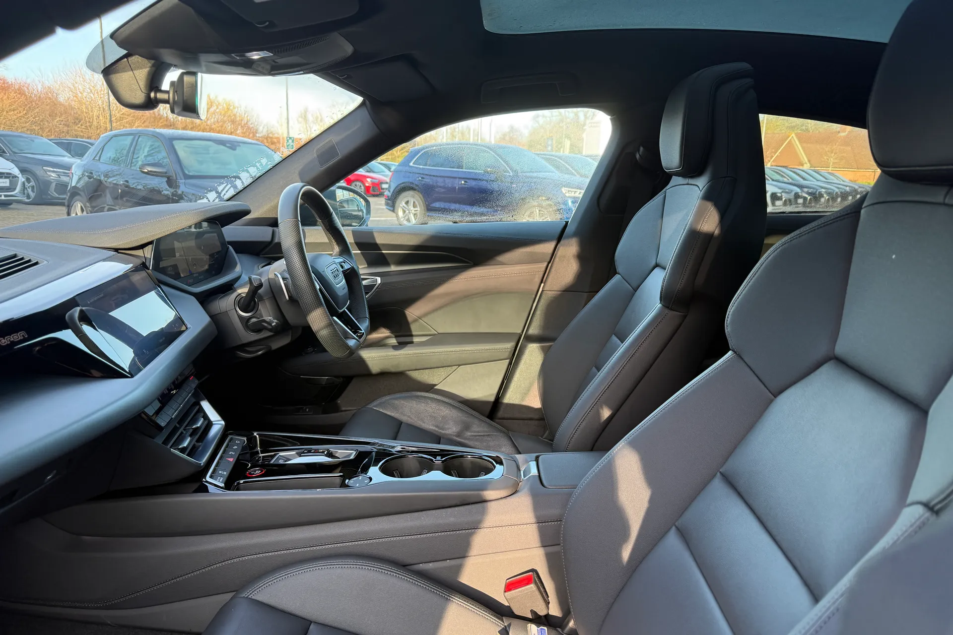 Audi e-tron GT thumbnail image number 49