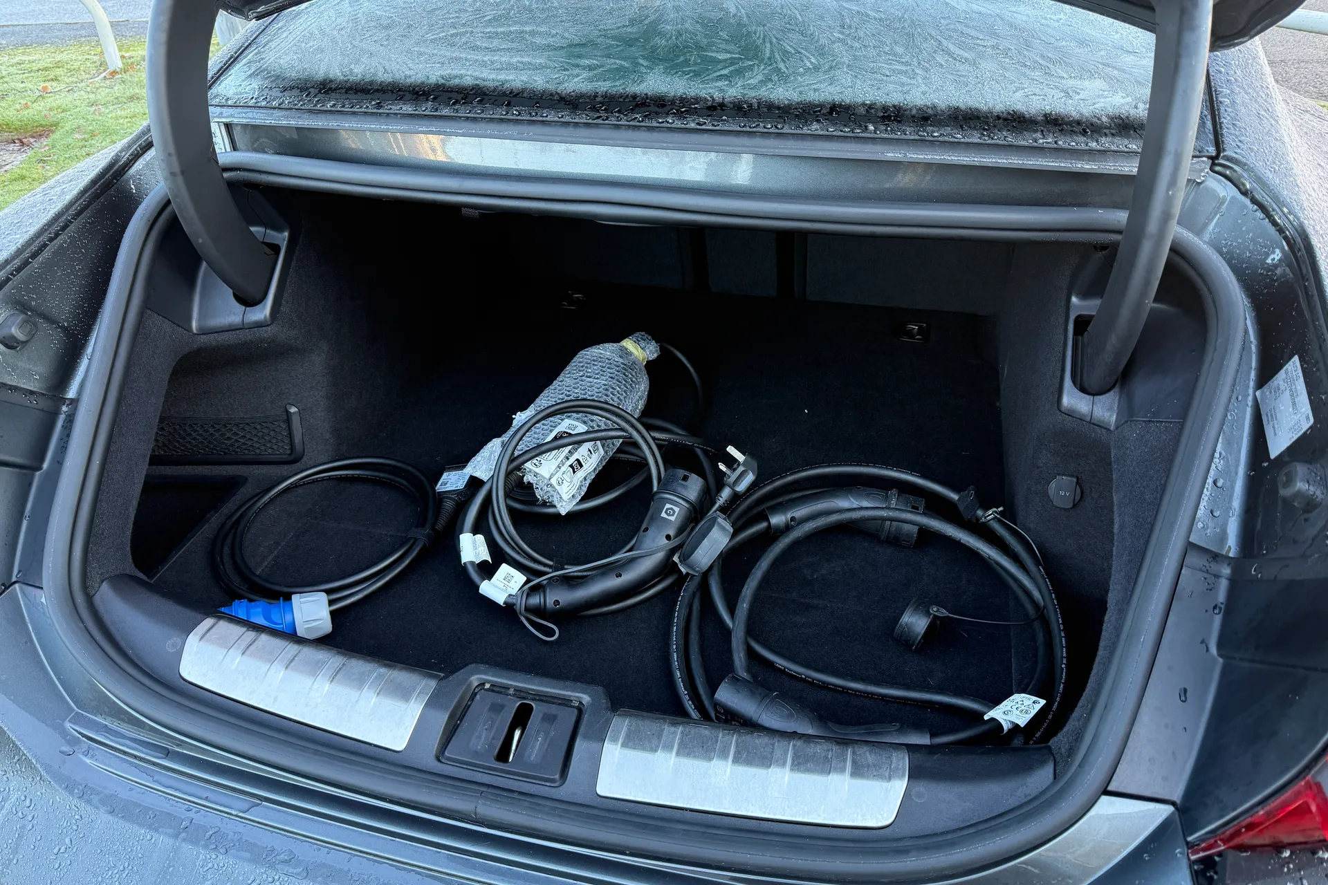 Audi e-tron GT thumbnail image number 30