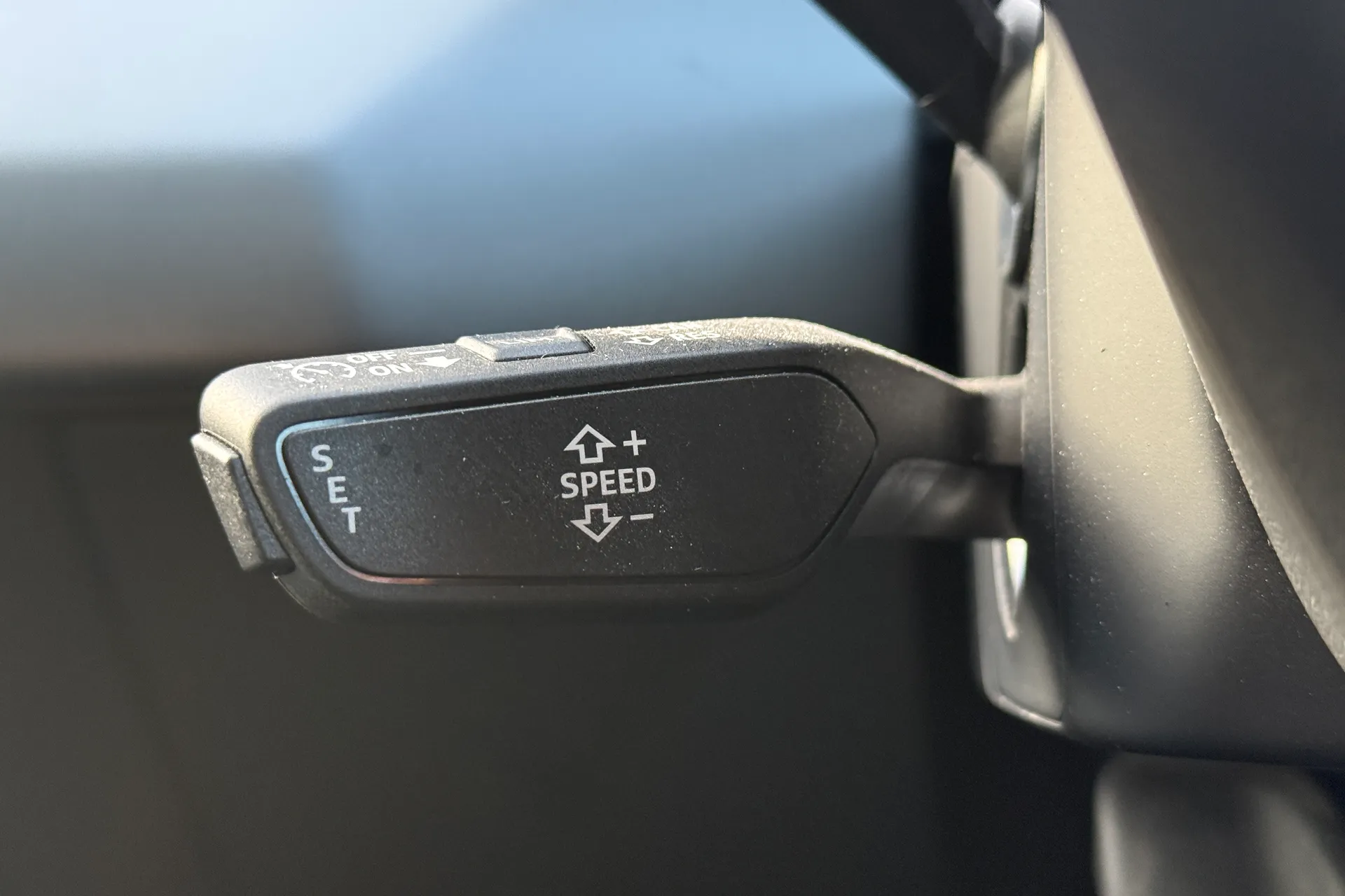 Audi e-tron GT thumbnail image number 13