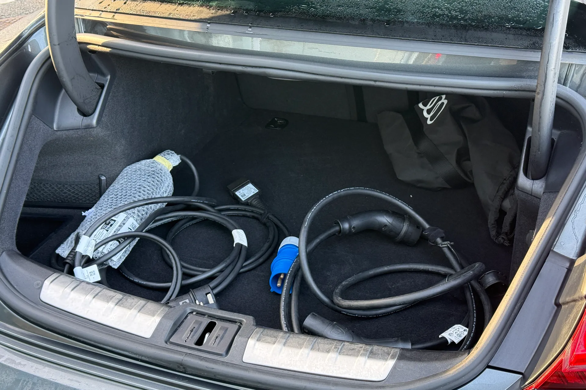 Audi e-tron GT thumbnail image number 40