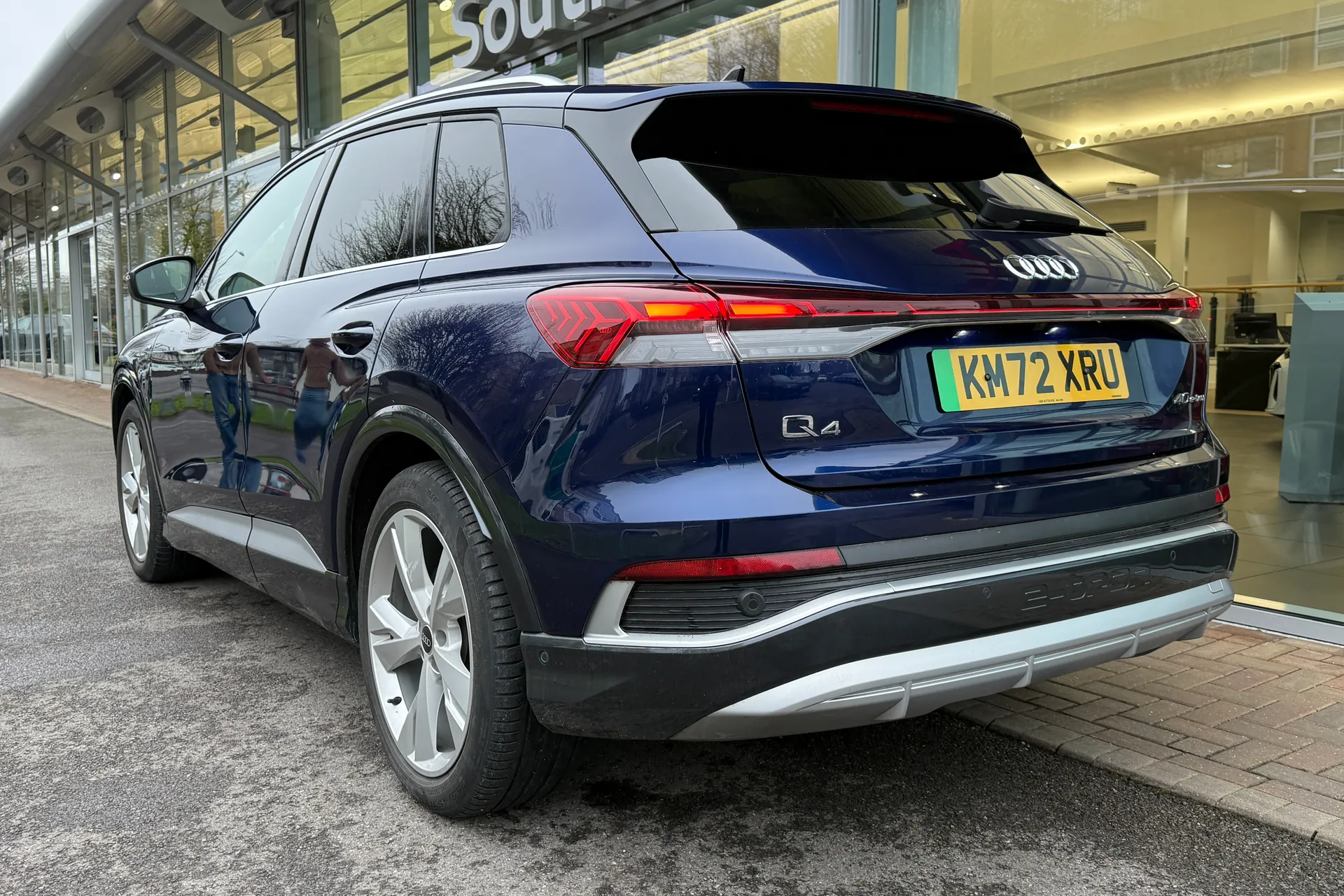 Audi Q4 thumbnail image number 9