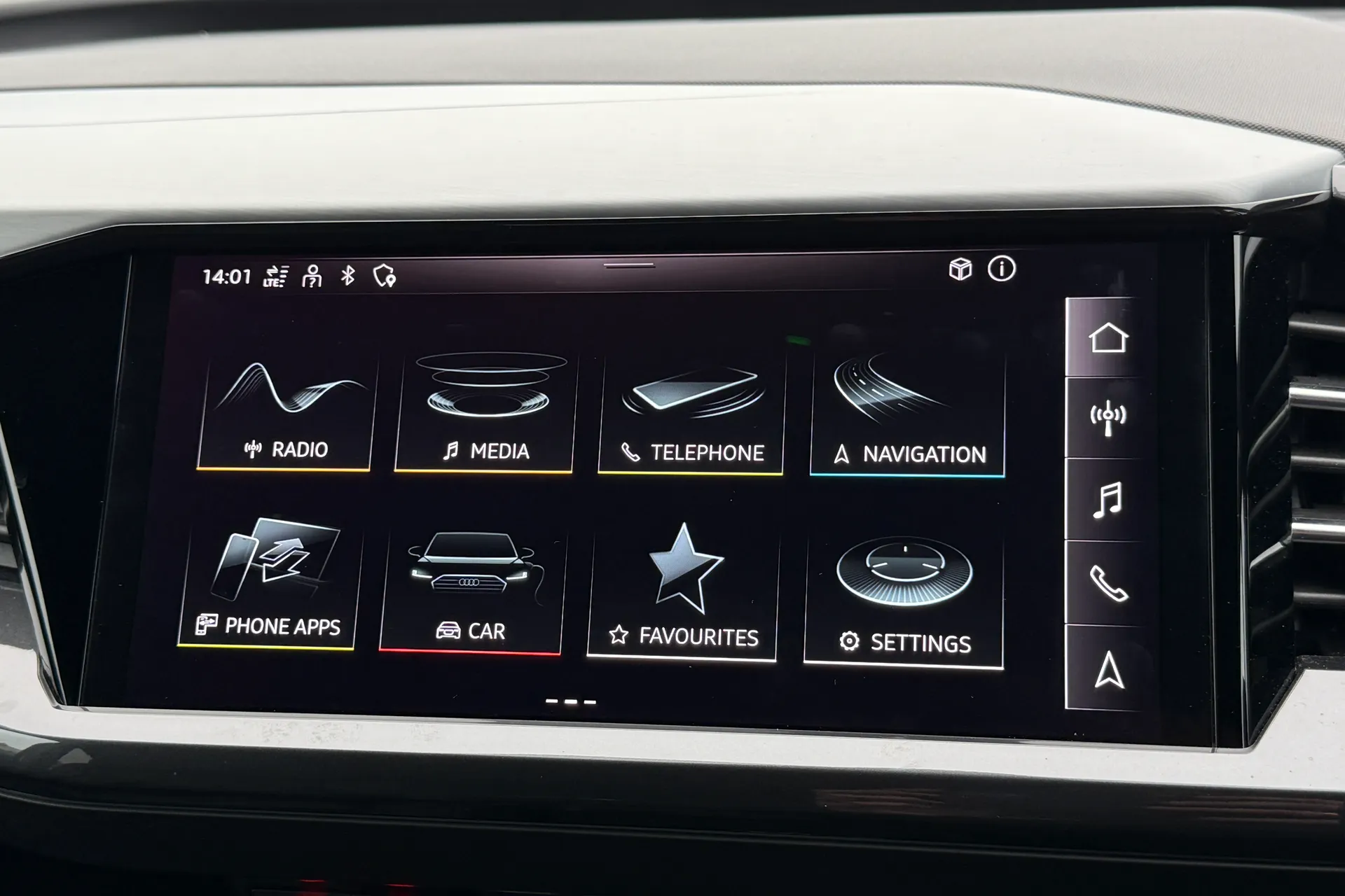 Audi Q4 thumbnail image number 23