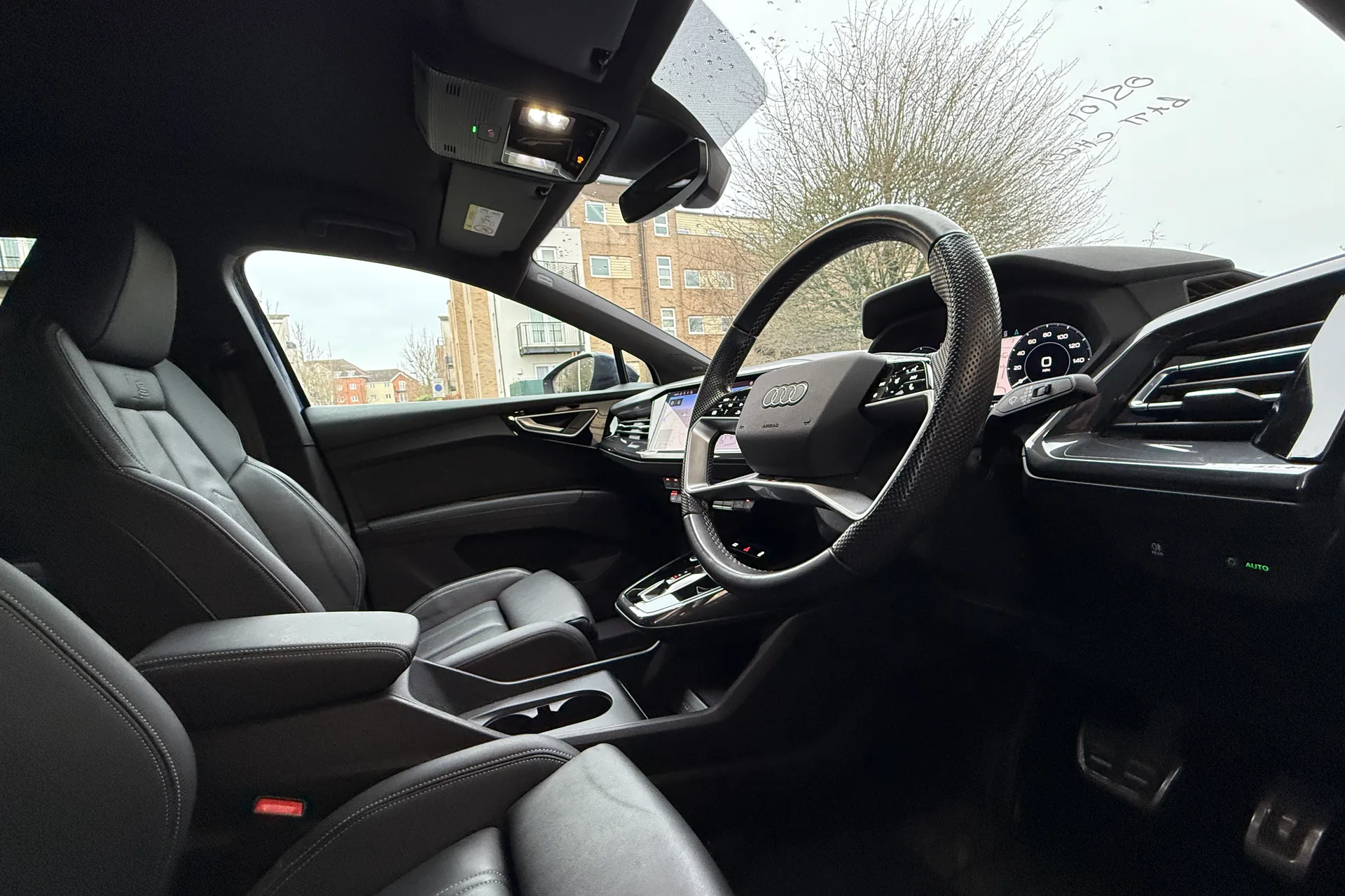 Audi Q4 thumbnail image number 11