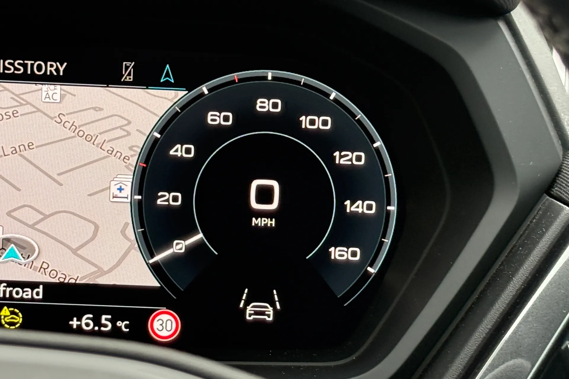 Audi Q4 thumbnail image number 18