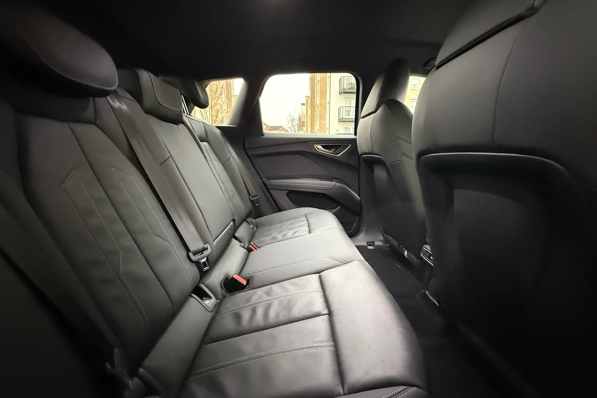 Audi Q4 thumbnail image number 35