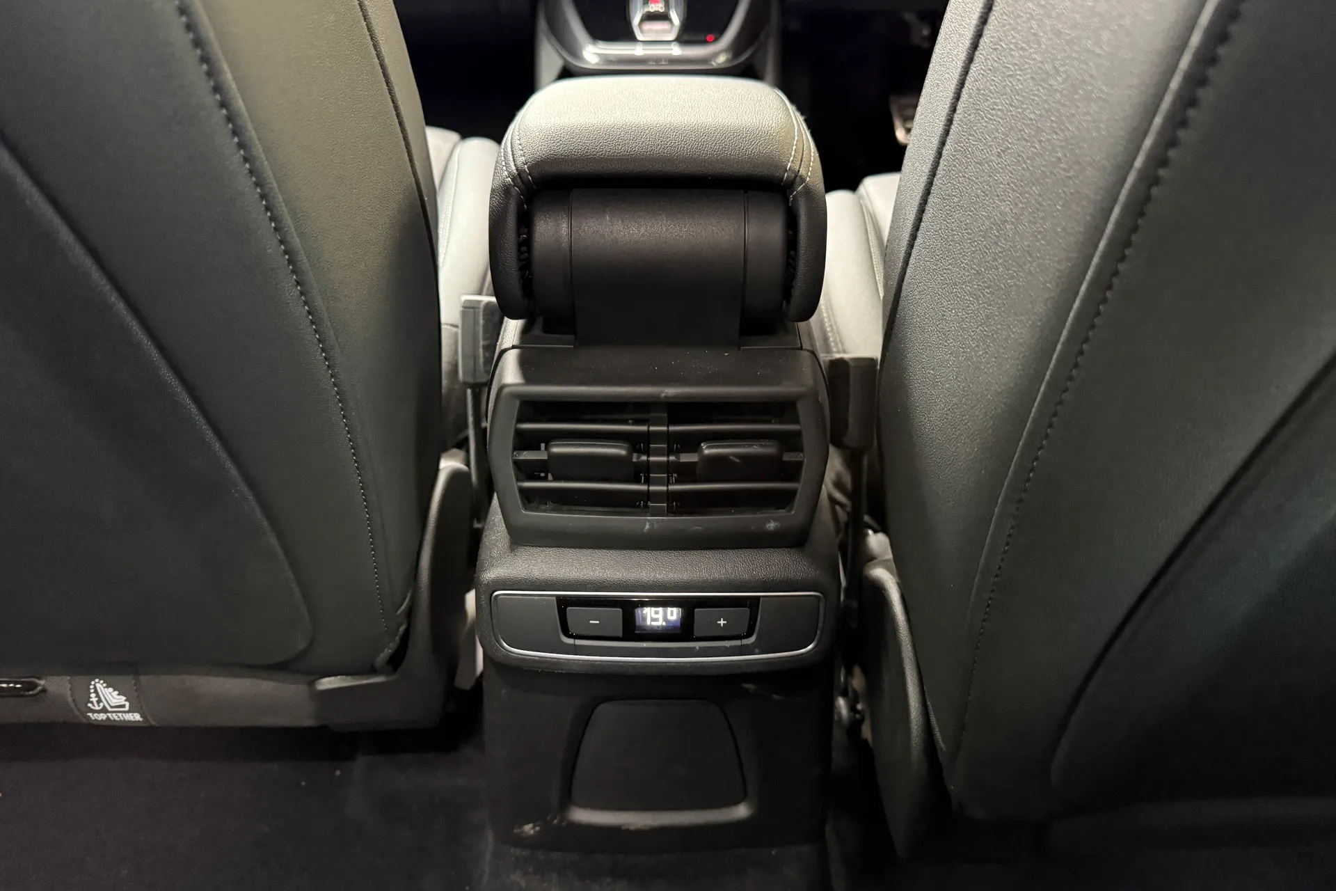 Audi Q4 thumbnail image number 37