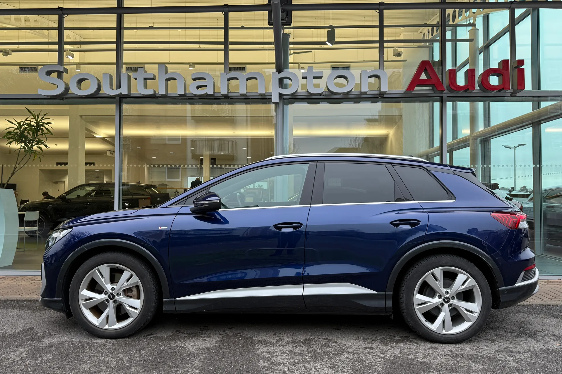 Audi Q4 thumbnail image number 48