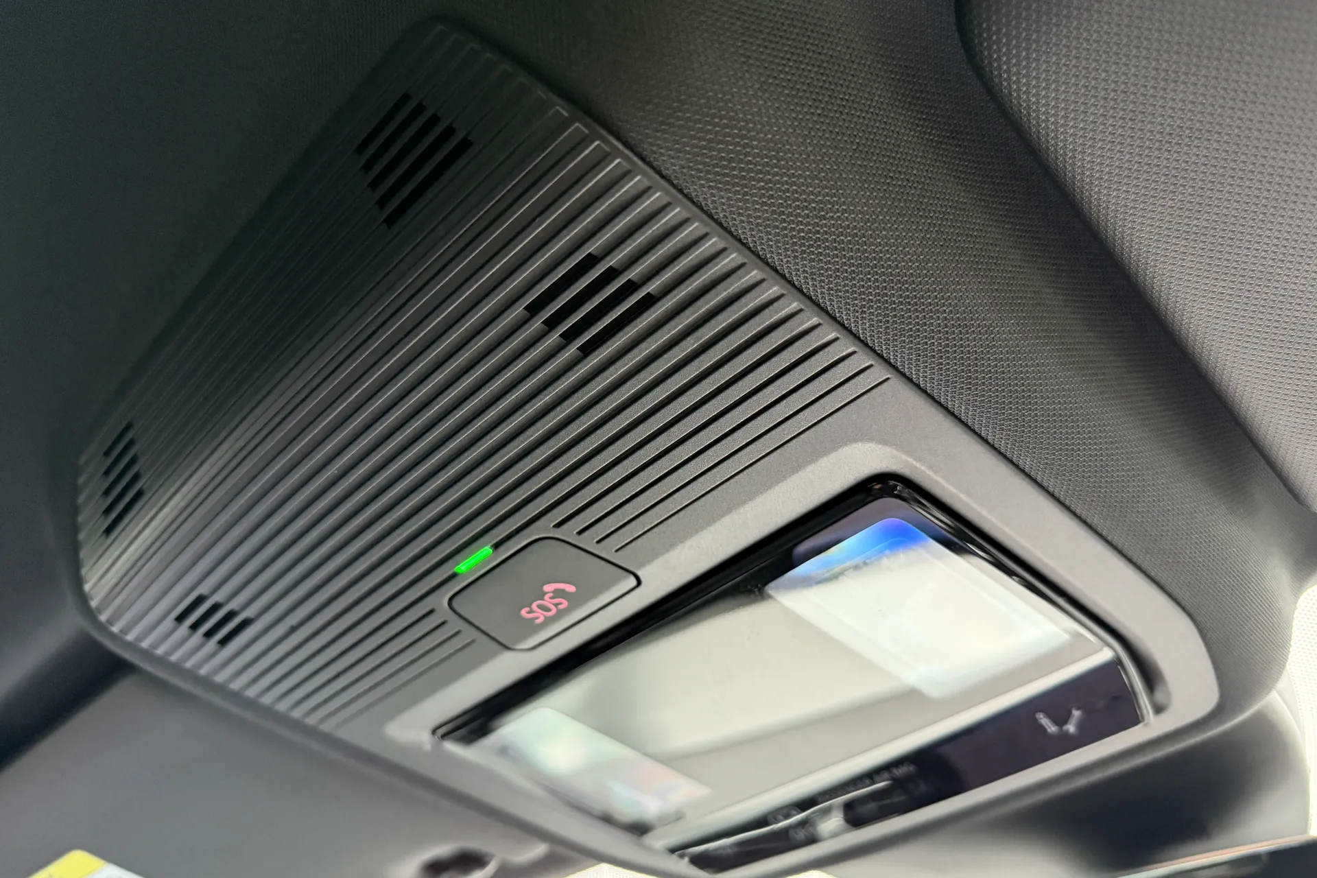 Audi Q4 thumbnail image number 28